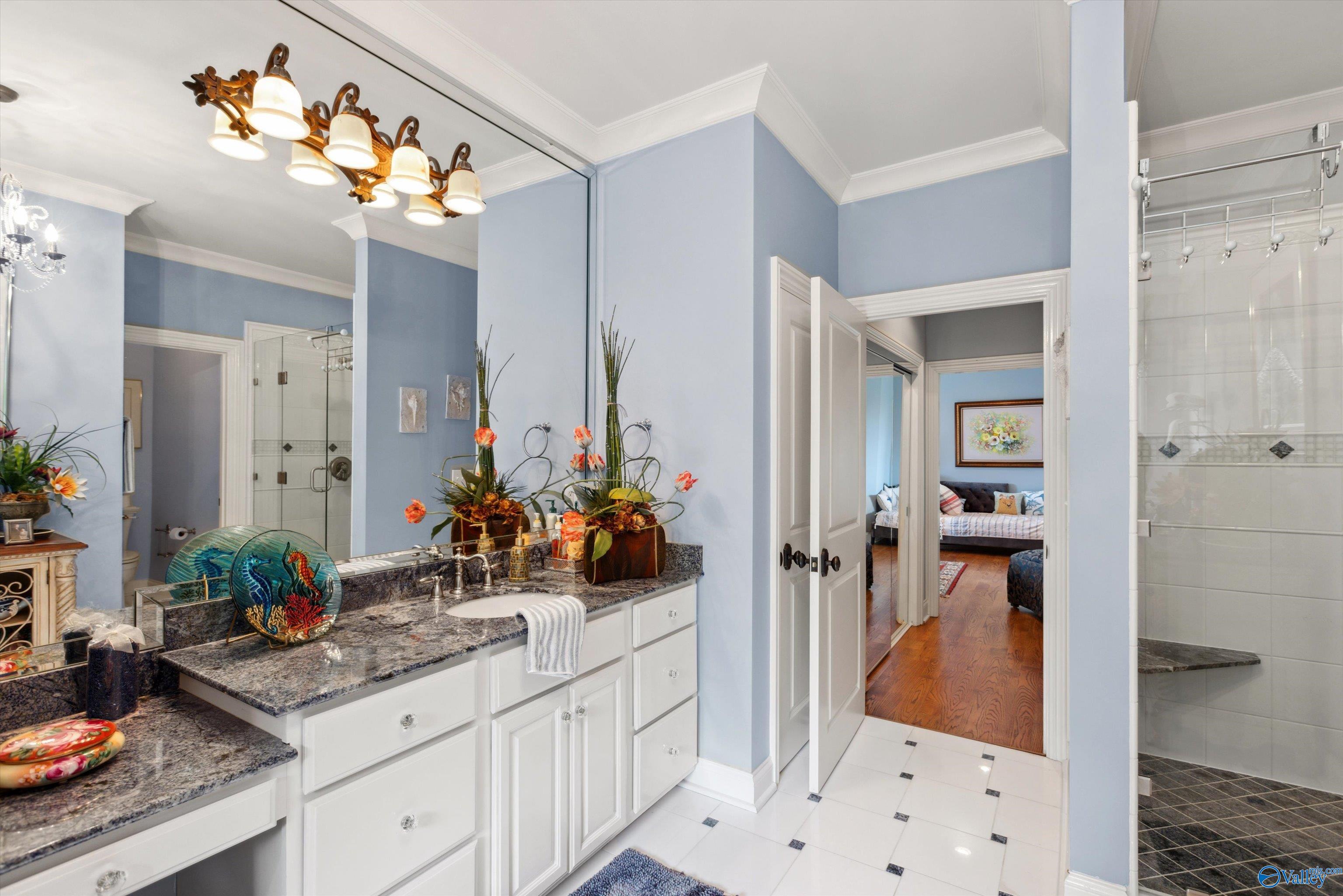 Huntsville, Alabama, 35801, United States, ,8 BathroomsBathrooms,Residential,Active,1832329