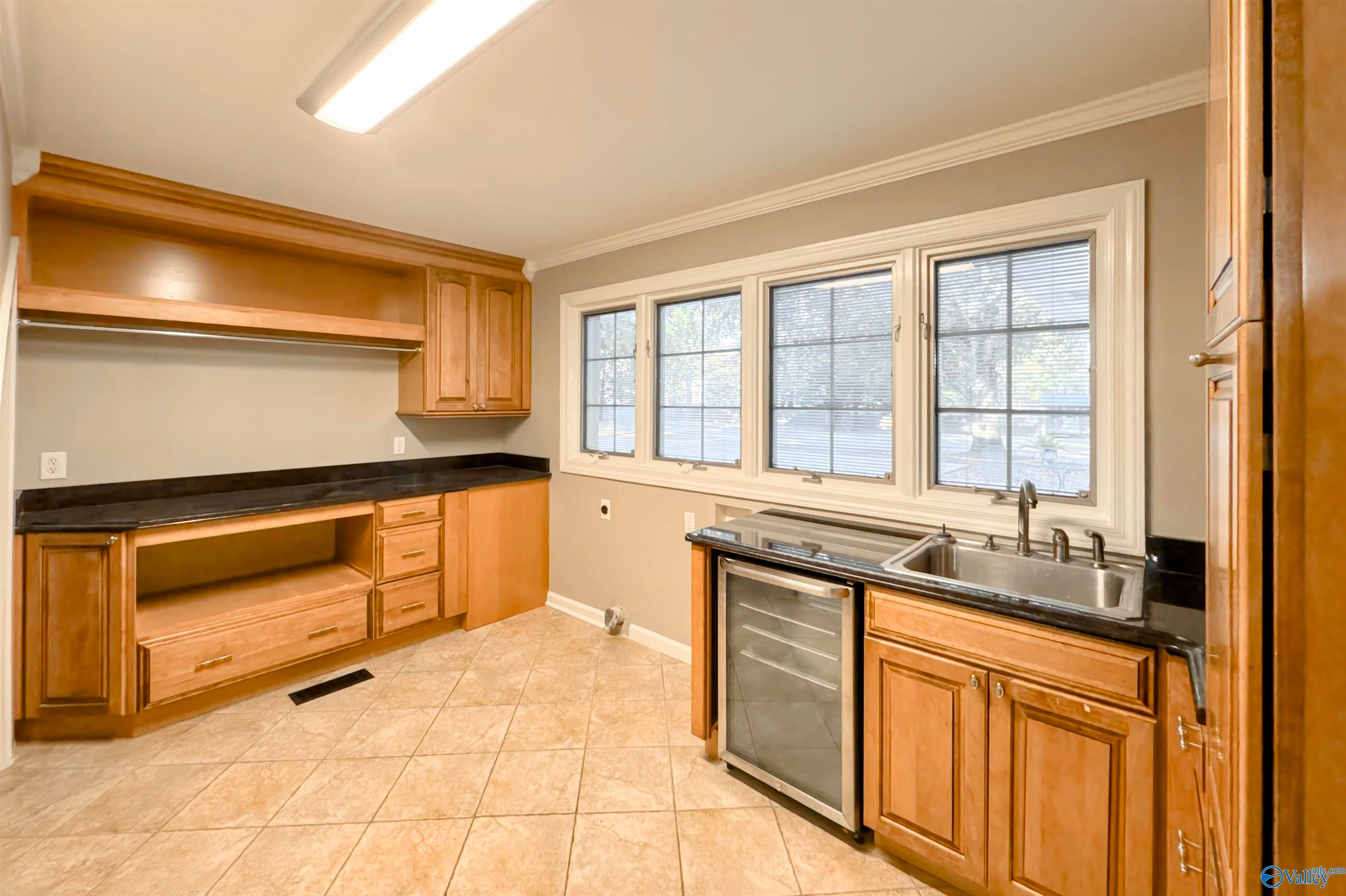 Decatur, Alabama, 35603, United States, 5 Bedrooms Bedrooms, ,5 BathroomsBathrooms,Residential,Active,1972133