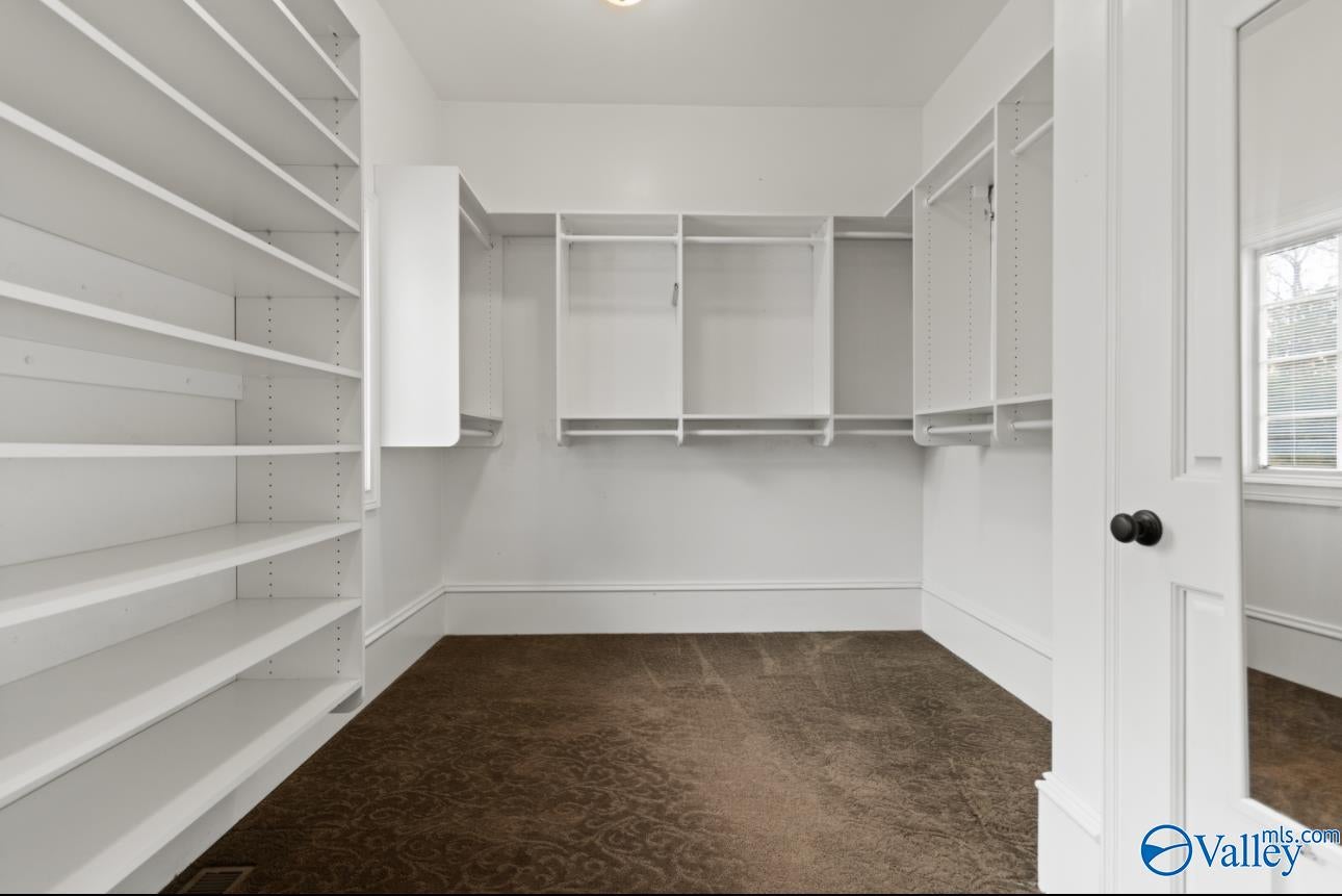 Decatur, Alabama, 35603, United States, 4 Bedrooms Bedrooms, ,5 BathroomsBathrooms,Residential,Active,2008258