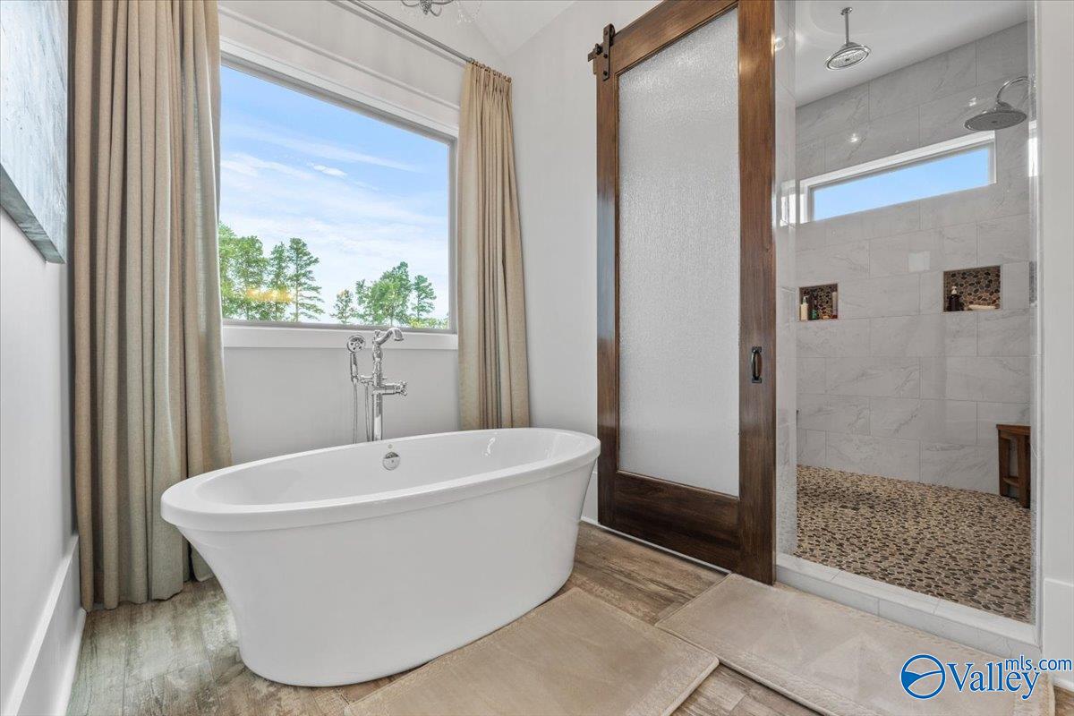 Huntsville, Alabama, 35811, United States, 3 Bedrooms Bedrooms, ,5 BathroomsBathrooms,Residential,Active,1871595