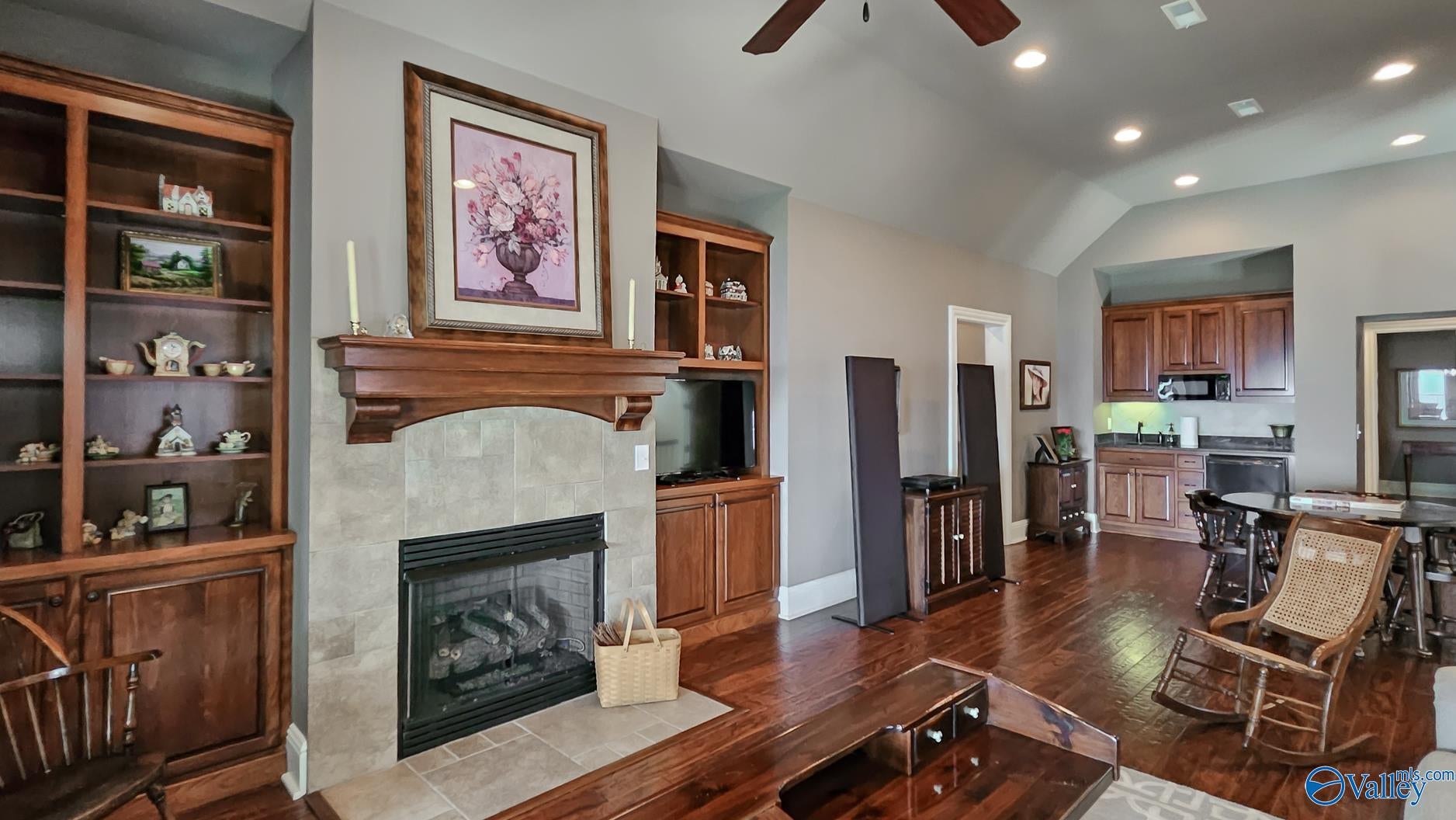 Gurley, Alabama, 35748, United States, 4 Bedrooms Bedrooms, ,6 BathroomsBathrooms,Residential,Active,1922517