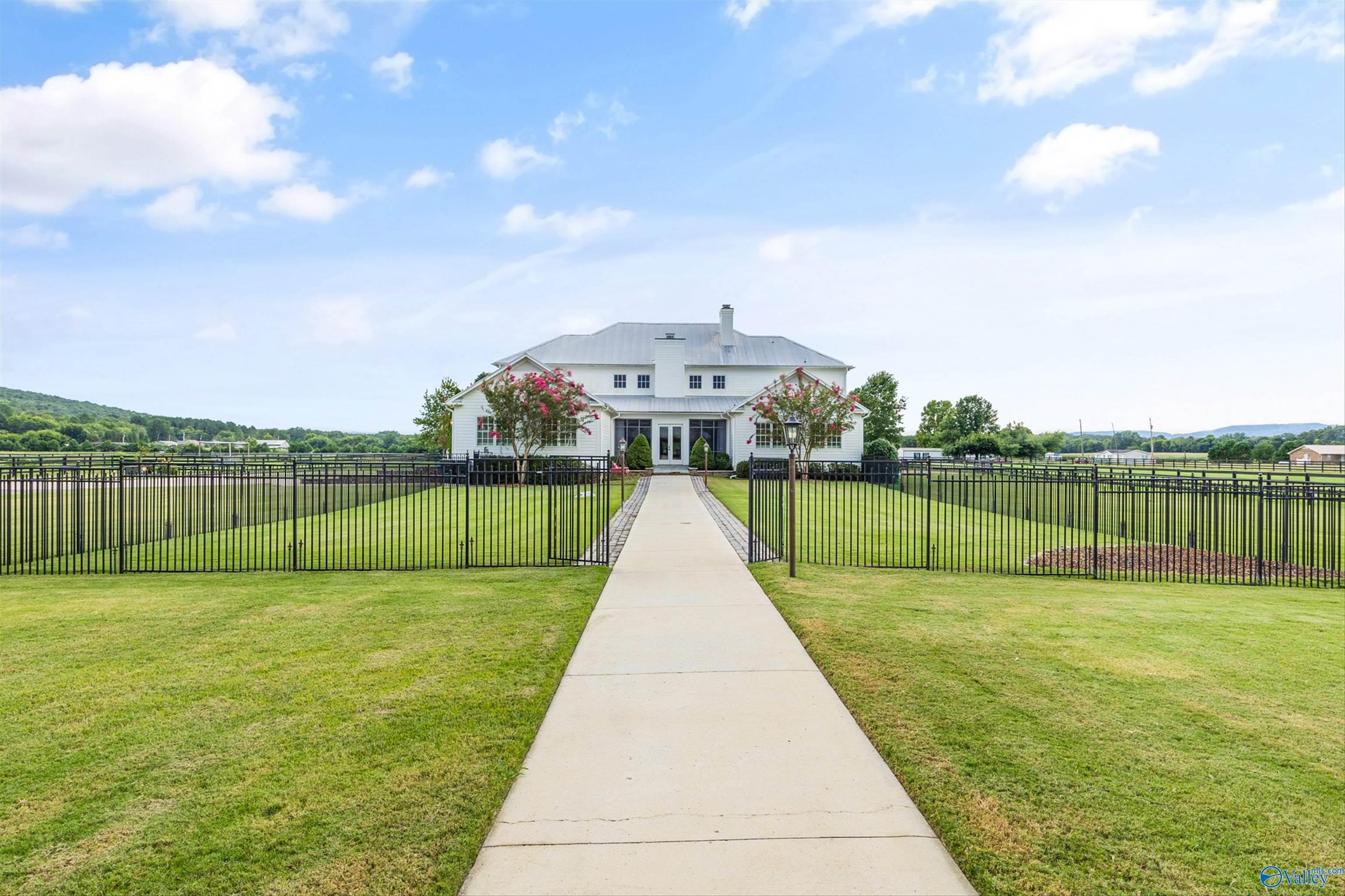 New Hope, Alabama, 35760, United States, 4 Bedrooms Bedrooms, ,5 BathroomsBathrooms,Residential,Active,1954007