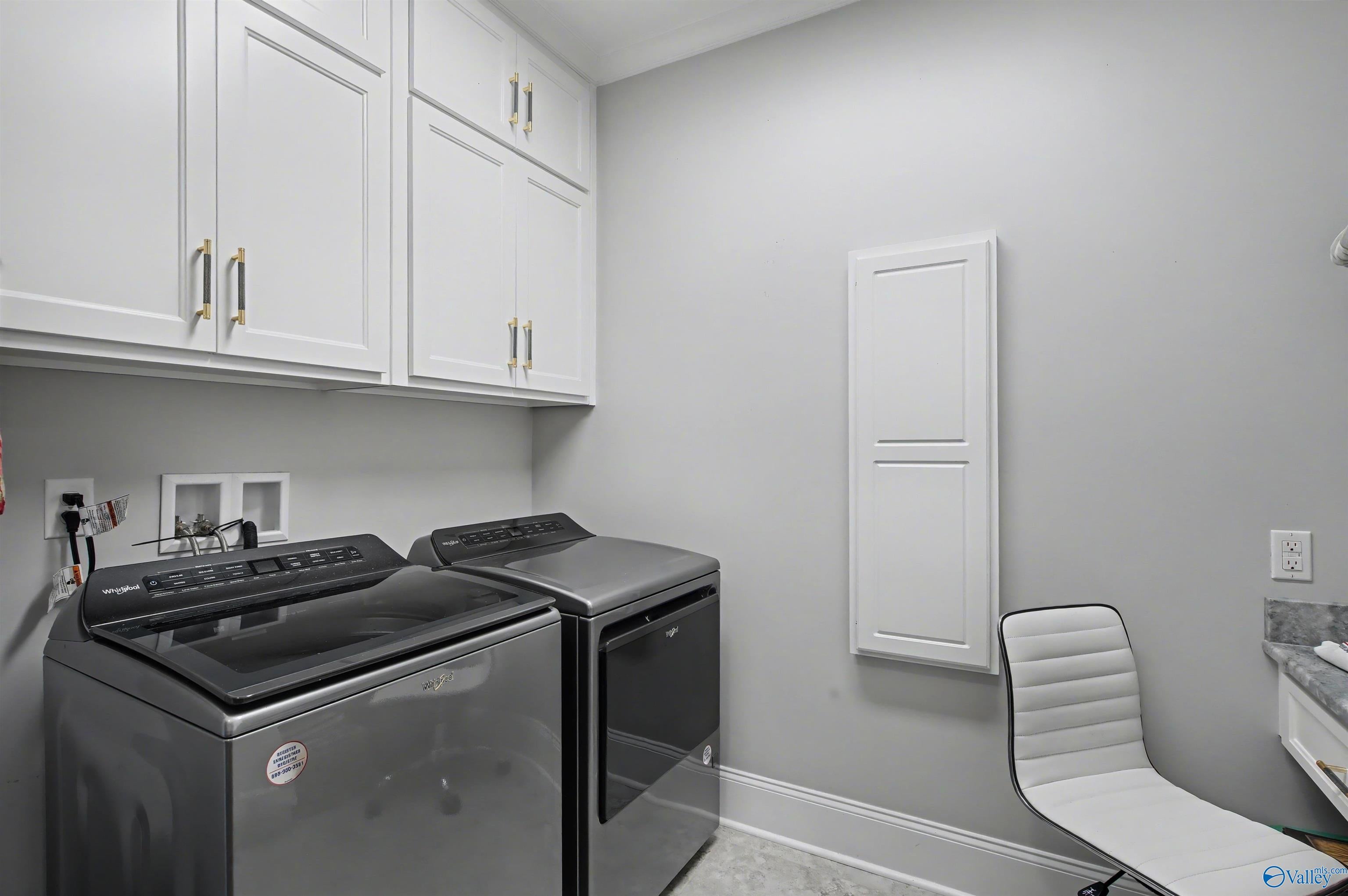 Guntersville, Alabama, 35976, United States, 3 Bedrooms Bedrooms, ,3 BathroomsBathrooms,Residential,Active,2011430