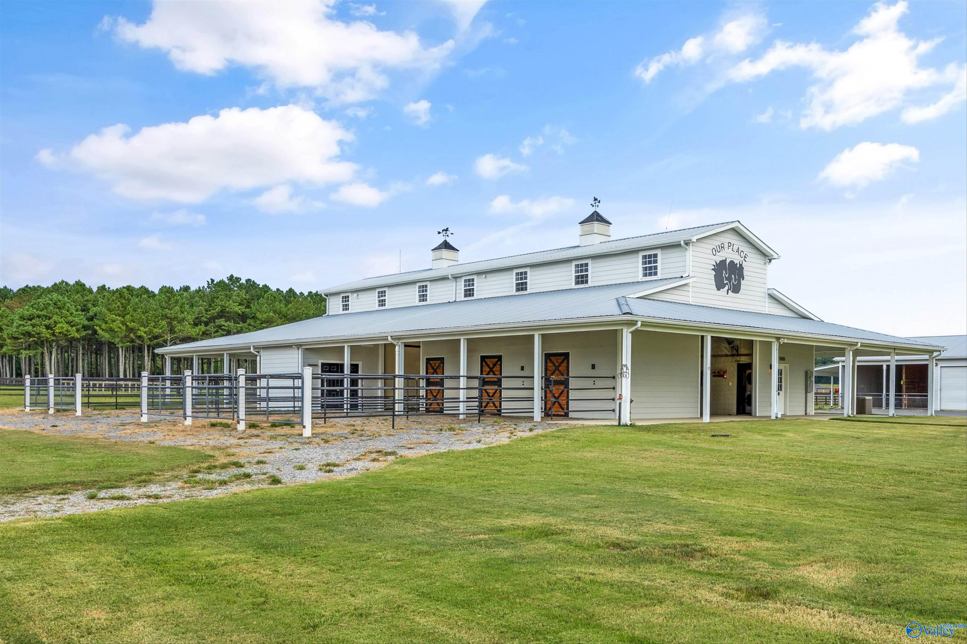 New Hope, Alabama, 35760, United States, 4 Bedrooms Bedrooms, ,5 BathroomsBathrooms,Residential,Active,1954007