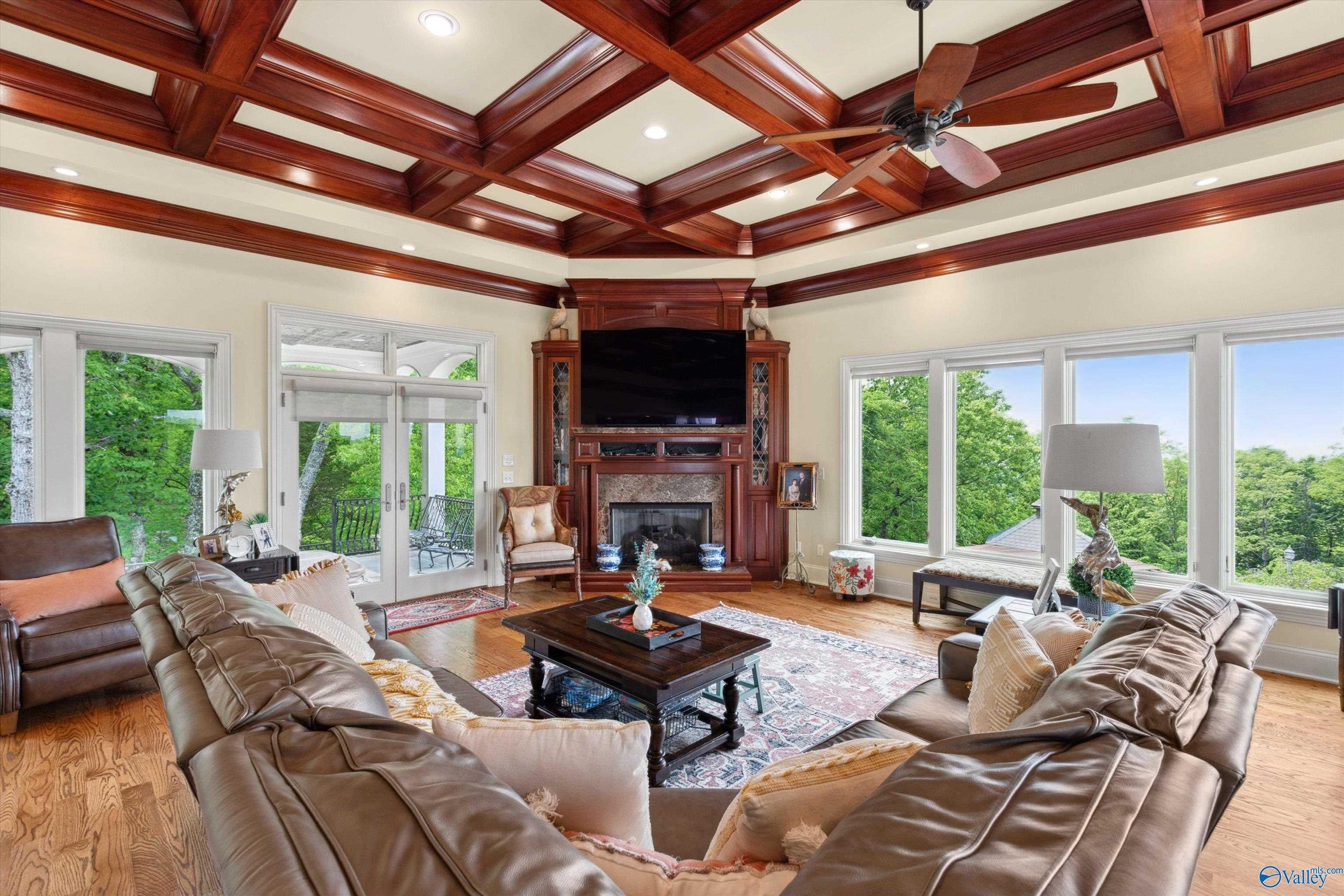 Huntsville, Alabama, 35801, United States, ,8 BathroomsBathrooms,Residential,Active,1832329