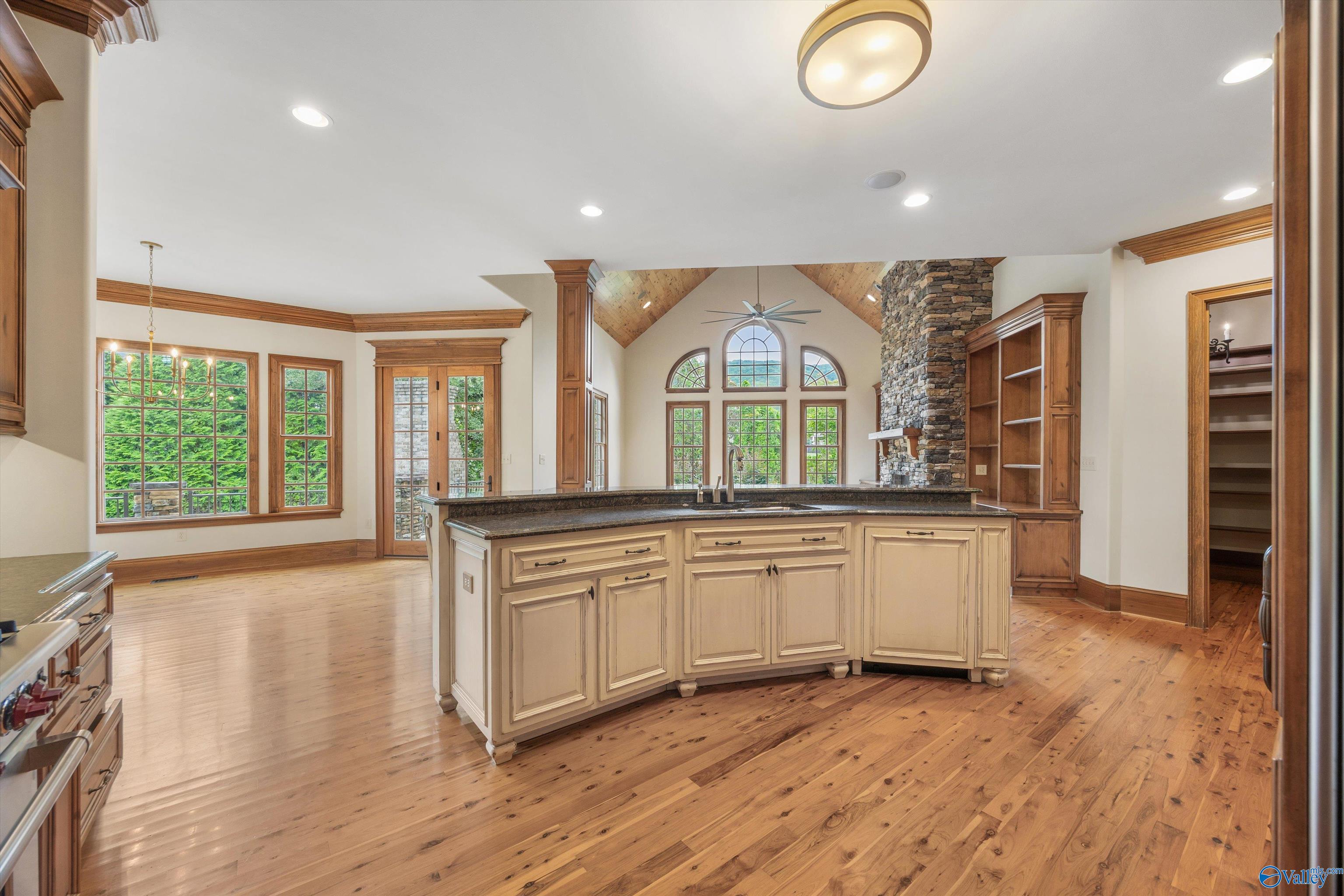 Gurley, Alabama, 35748, United States, 4 Bedrooms Bedrooms, ,5 BathroomsBathrooms,Residential,Active,1909111