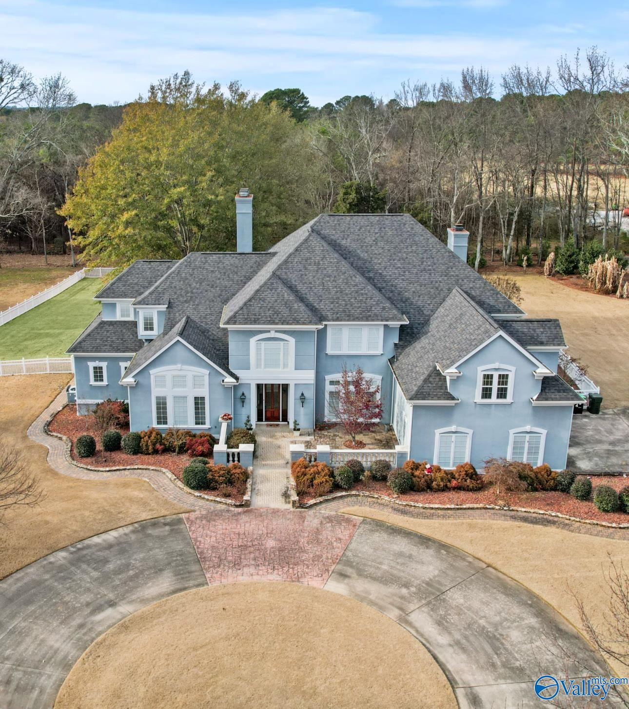 Decatur, Alabama, 35603, United States, 4 Bedrooms Bedrooms, ,5 BathroomsBathrooms,Residential,Active,2008258