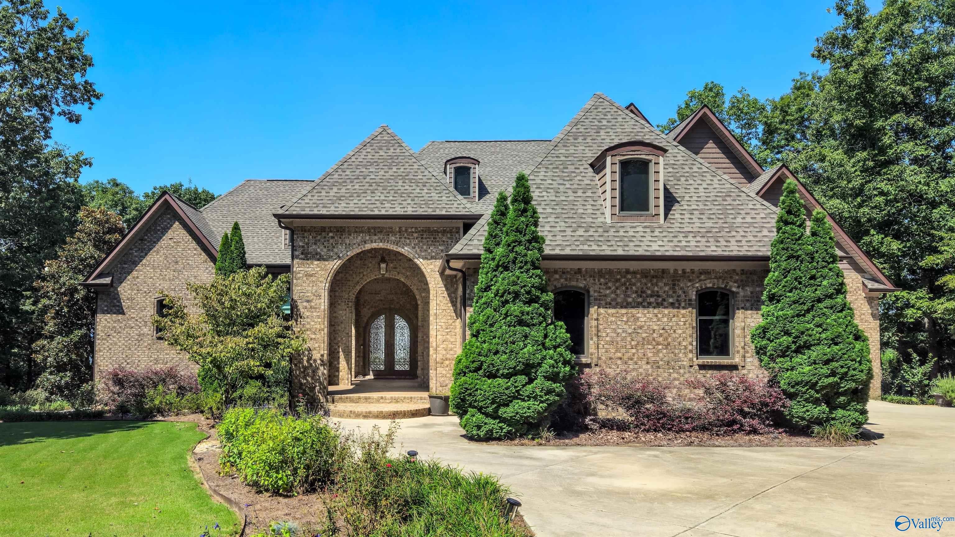 Gurley, Alabama, 35748, United States, 4 Bedrooms Bedrooms, ,6 BathroomsBathrooms,Residential,Active,1922517