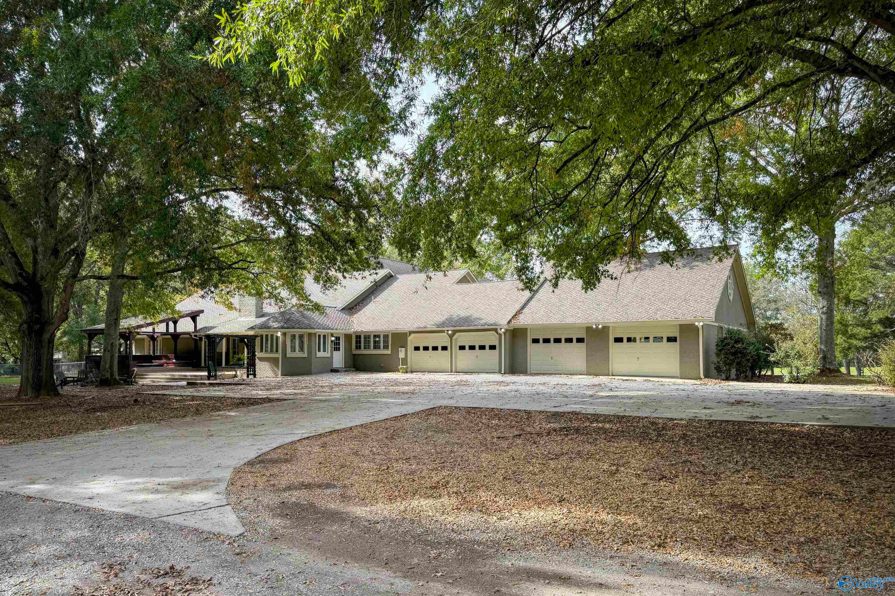 Decatur, Alabama, 35603, United States, 5 Bedrooms Bedrooms, ,5 BathroomsBathrooms,Residential,Active,1972133