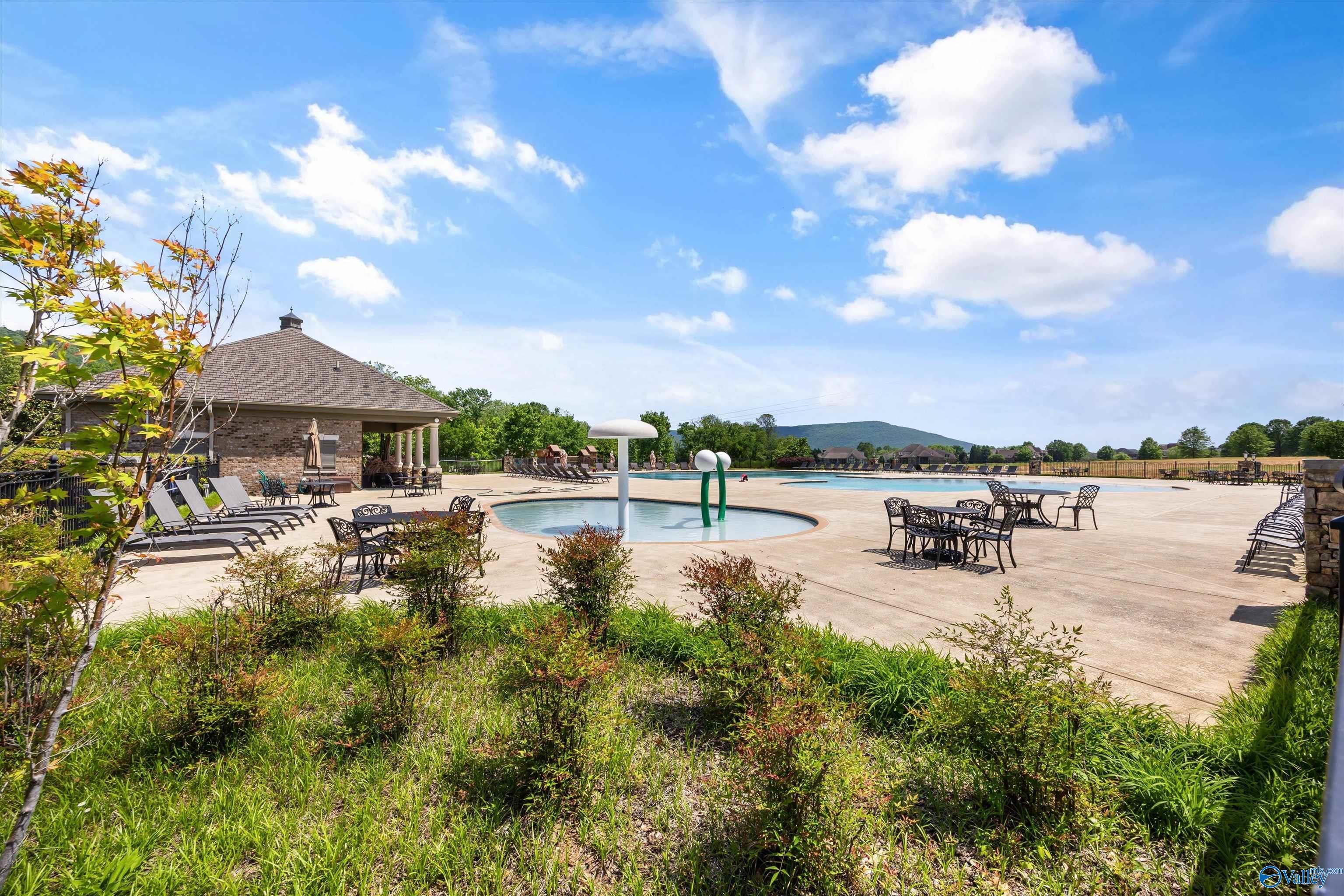 Gurley, Alabama, 35748, United States, 4 Bedrooms Bedrooms, ,4 BathroomsBathrooms,Residential,Active,1781606