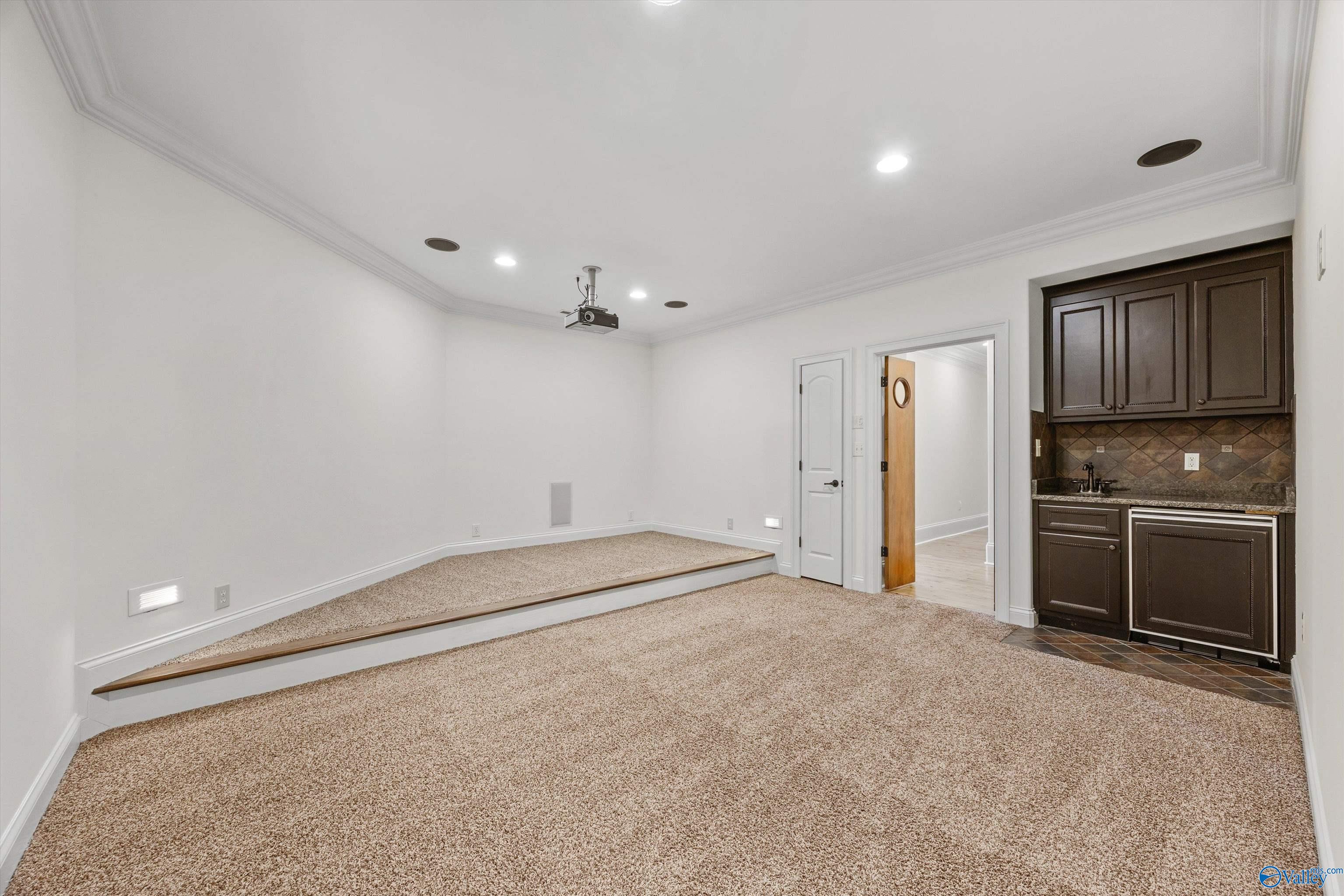 Gurley, Alabama, 35748, United States, 4 Bedrooms Bedrooms, ,5 BathroomsBathrooms,Residential,Active,1909111