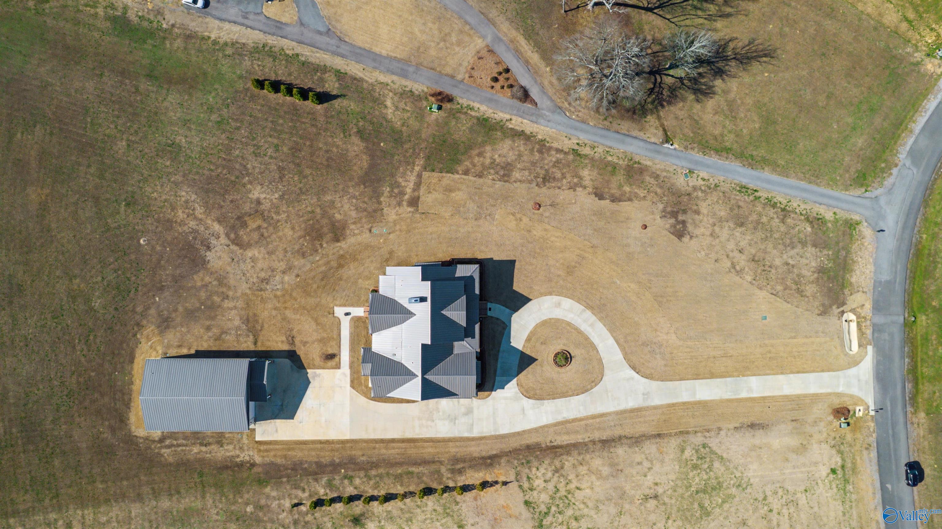 Guntersville, Alabama, 35976, United States, 3 Bedrooms Bedrooms, ,3 BathroomsBathrooms,Residential,Active,2011430