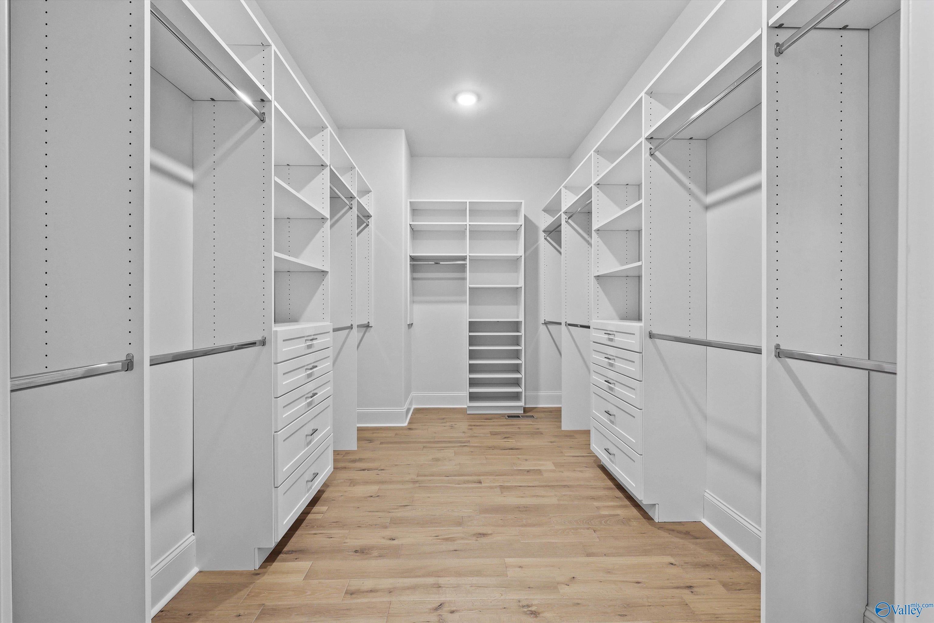 Gurley, Alabama, 35748, United States, 4 Bedrooms Bedrooms, ,4 BathroomsBathrooms,Residential,Active,1781606