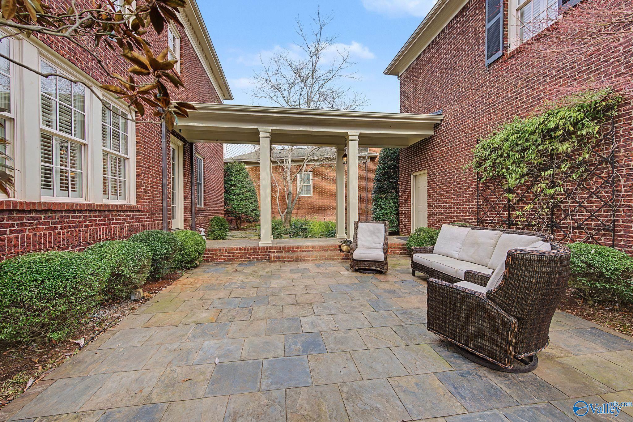 Huntsville, Alabama, 35806, United States, 4 Bedrooms Bedrooms, ,4 BathroomsBathrooms,Residential,Active,2012926