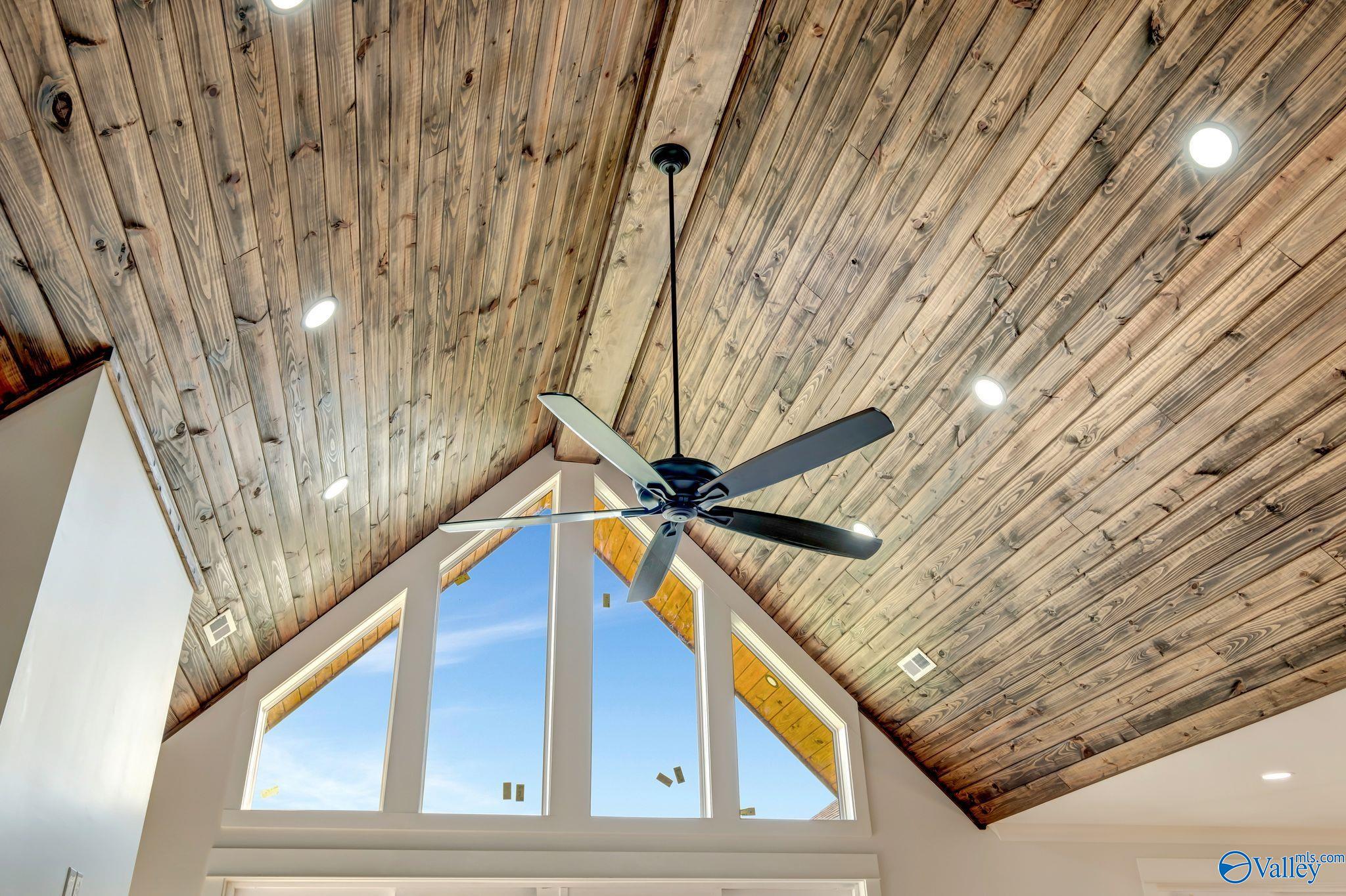 Guntersville, Alabama, 35976, United States, ,4 BathroomsBathrooms,Residential,Active,1702827