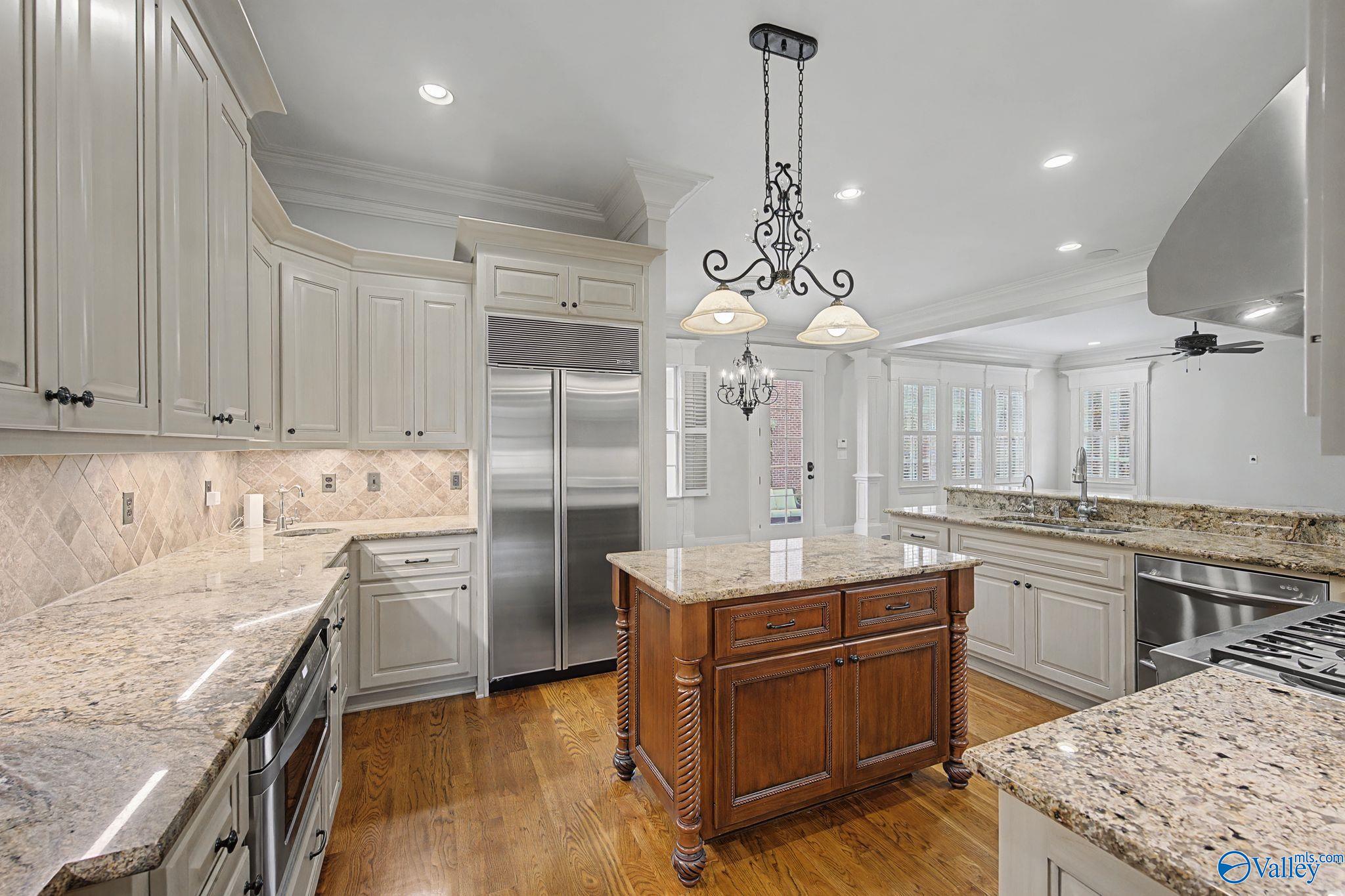 Huntsville, Alabama, 35806, United States, 4 Bedrooms Bedrooms, ,4 BathroomsBathrooms,Residential,Active,2012926