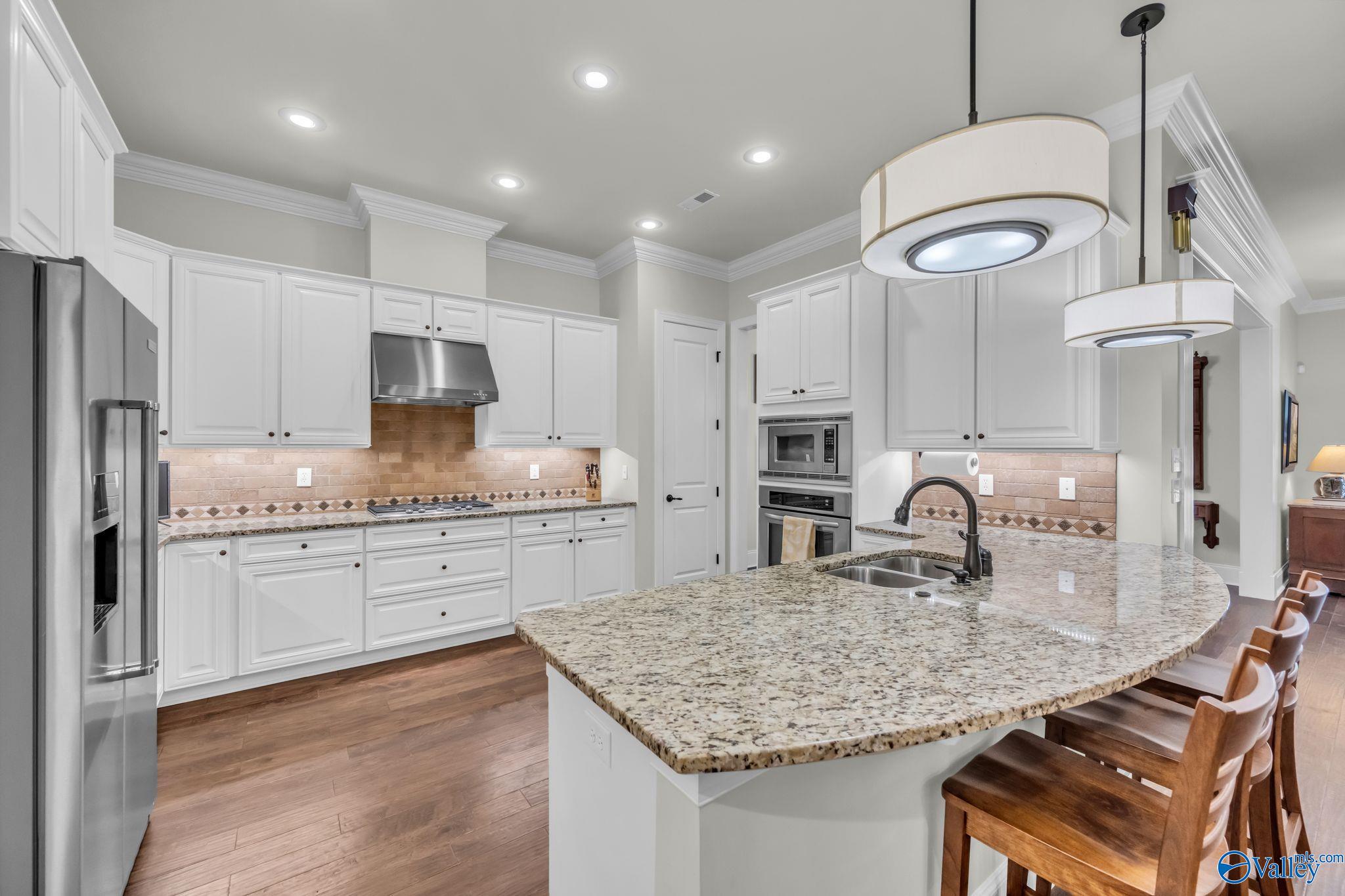 Huntsville, Alabama, 35806, United States, 4 Bedrooms Bedrooms, ,5 BathroomsBathrooms,Residential,Active,1985848