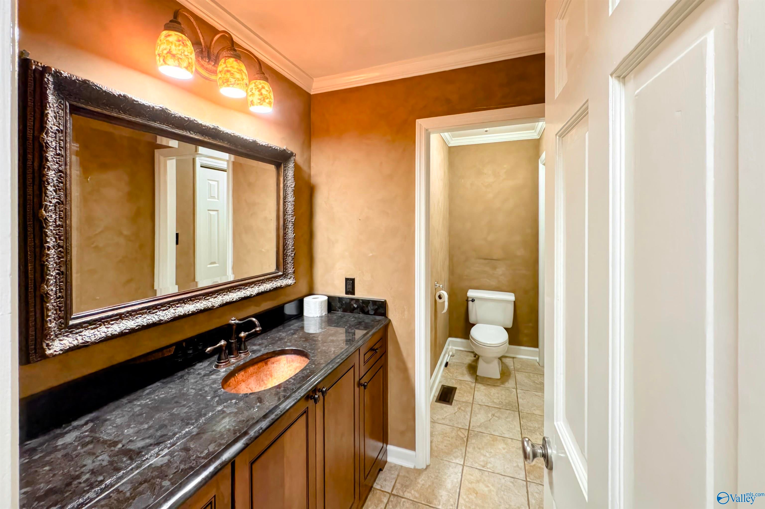 Decatur, Alabama, 35603, United States, 5 Bedrooms Bedrooms, ,5 BathroomsBathrooms,Residential,Active,1972133