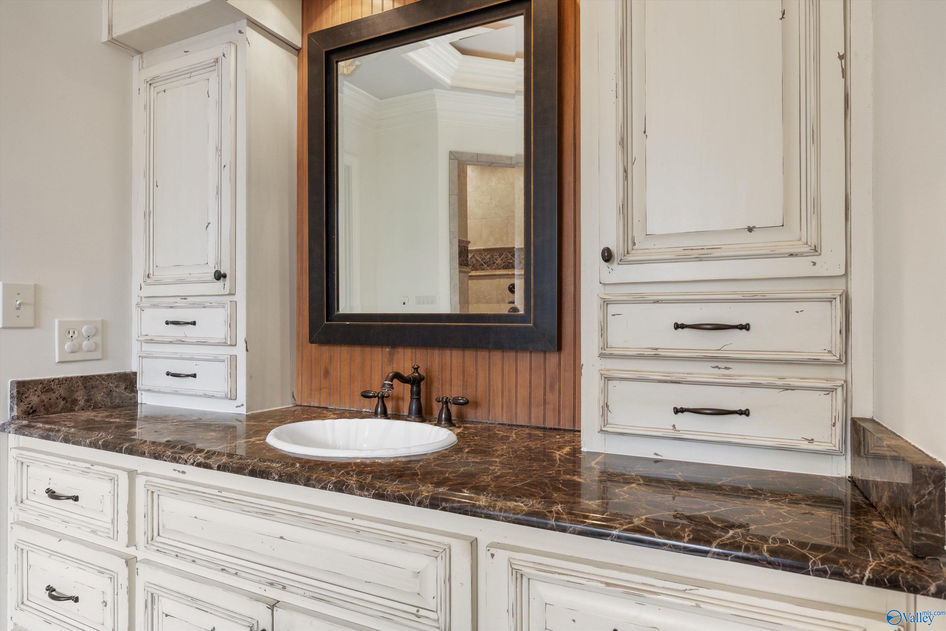 Gurley, Alabama, 35748, United States, 4 Bedrooms Bedrooms, ,5 BathroomsBathrooms,Residential,Active,1909111