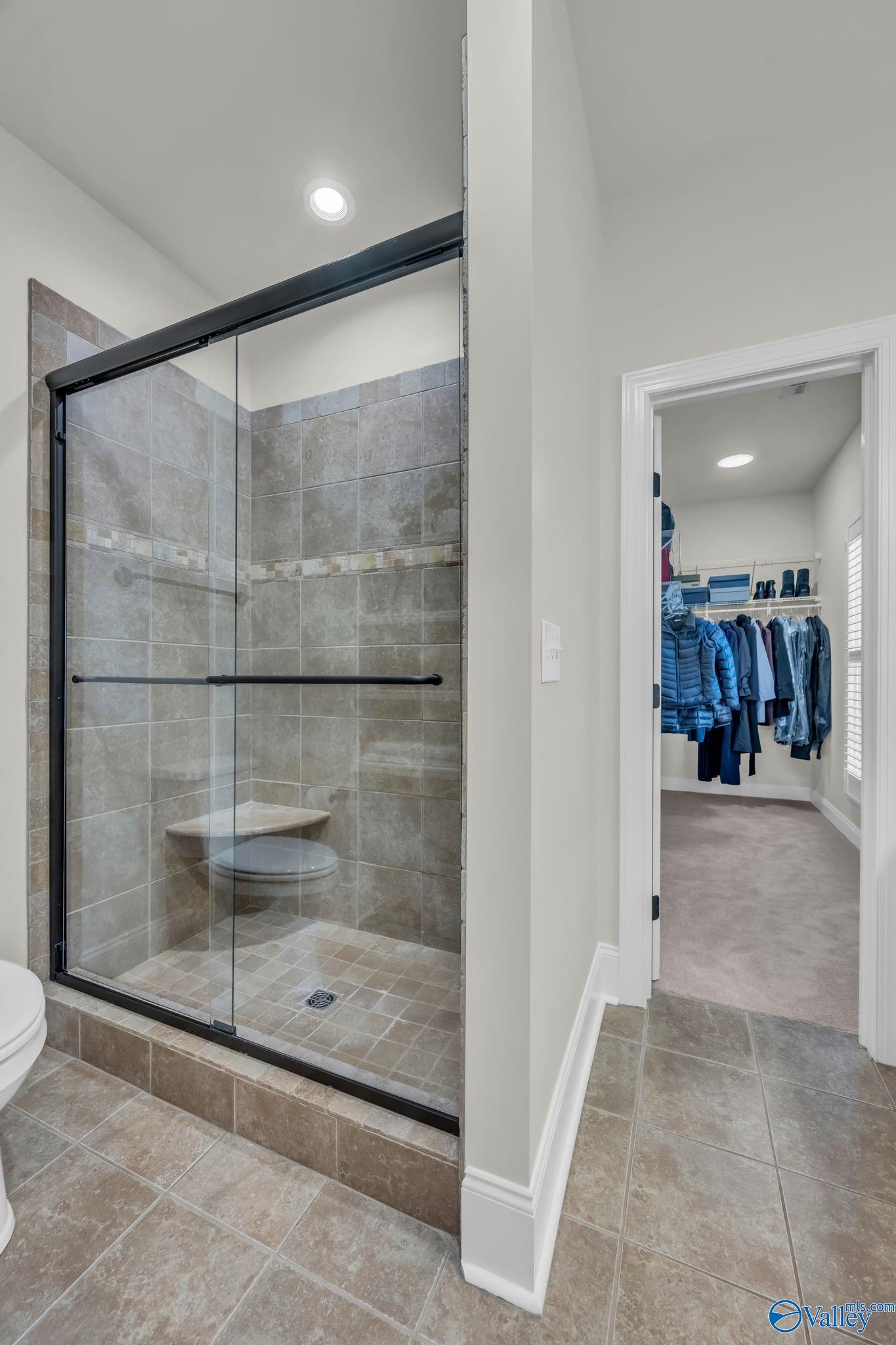 Huntsville, Alabama, 35806, United States, 4 Bedrooms Bedrooms, ,5 BathroomsBathrooms,Residential,Active,1985848