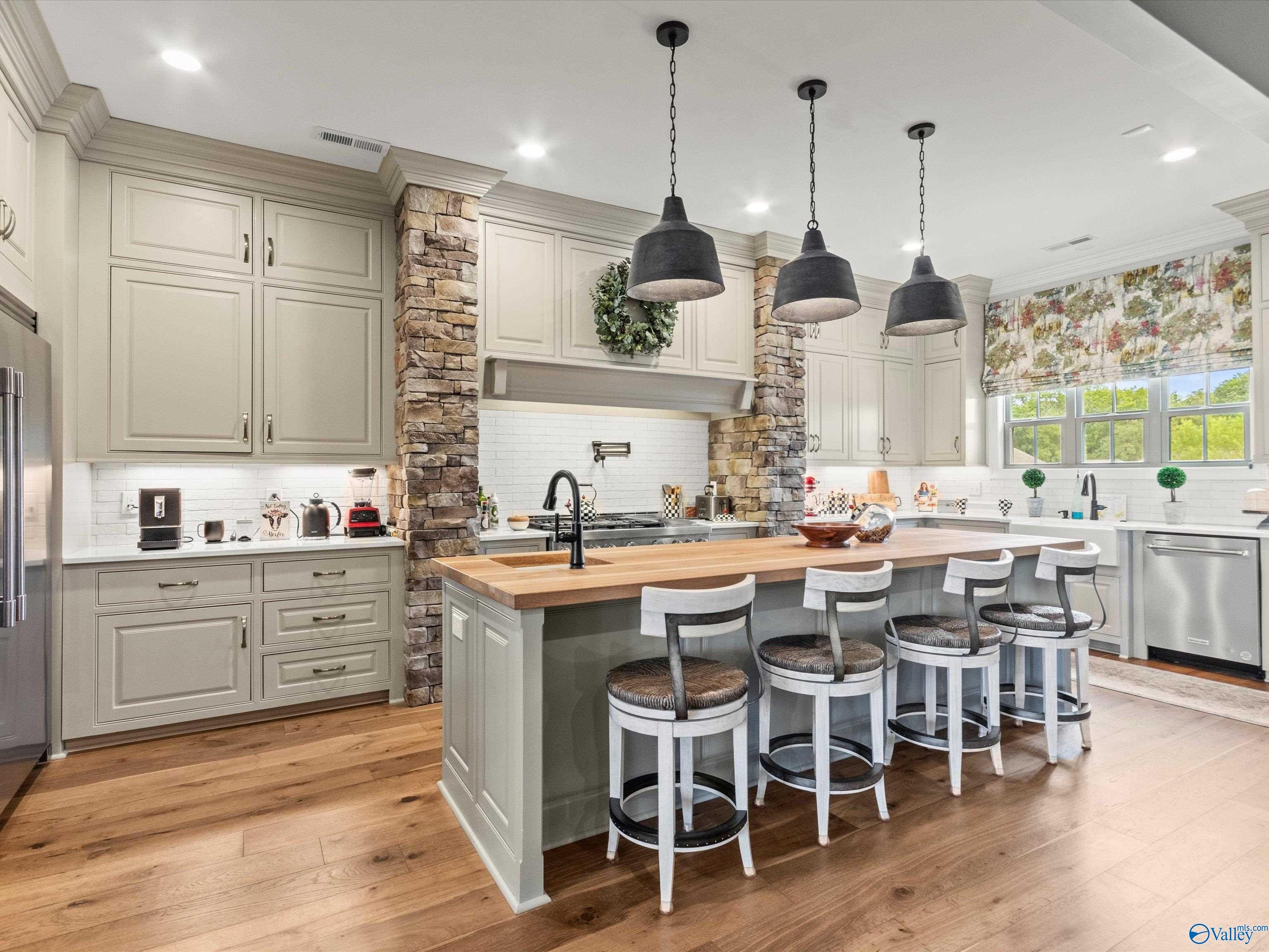 Madison, Alabama, 35757, United States, 4 Bedrooms Bedrooms, ,5 BathroomsBathrooms,Residential,Active,2007226