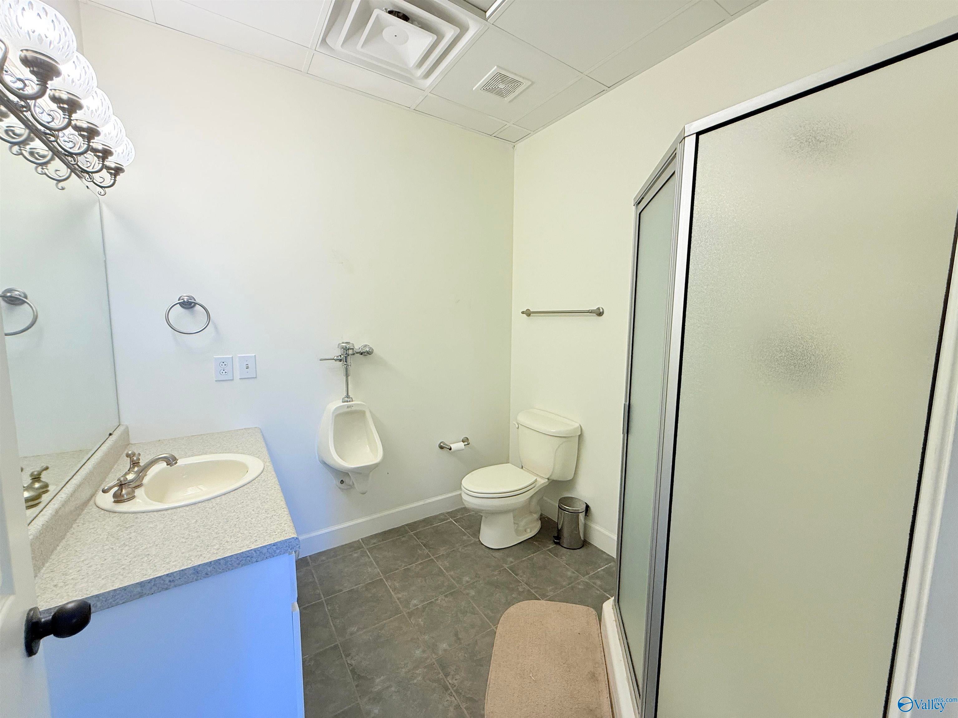 Ohatchee, Alabama, 36271, United States, 3 Bedrooms Bedrooms, ,4 BathroomsBathrooms,Residential,Active,2007316