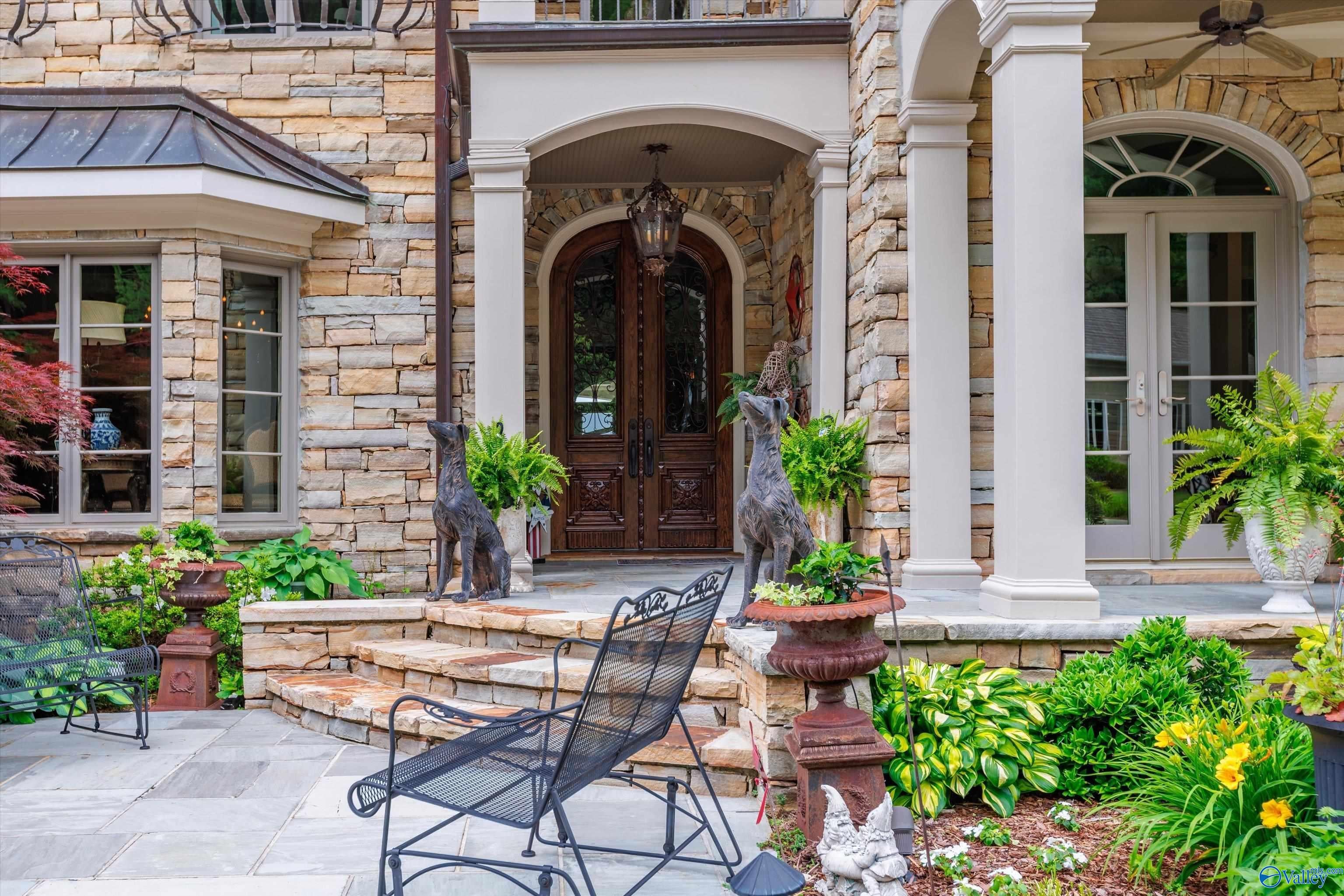 Huntsville, Alabama, 35801, United States, ,8 BathroomsBathrooms,Residential,Active,1832329