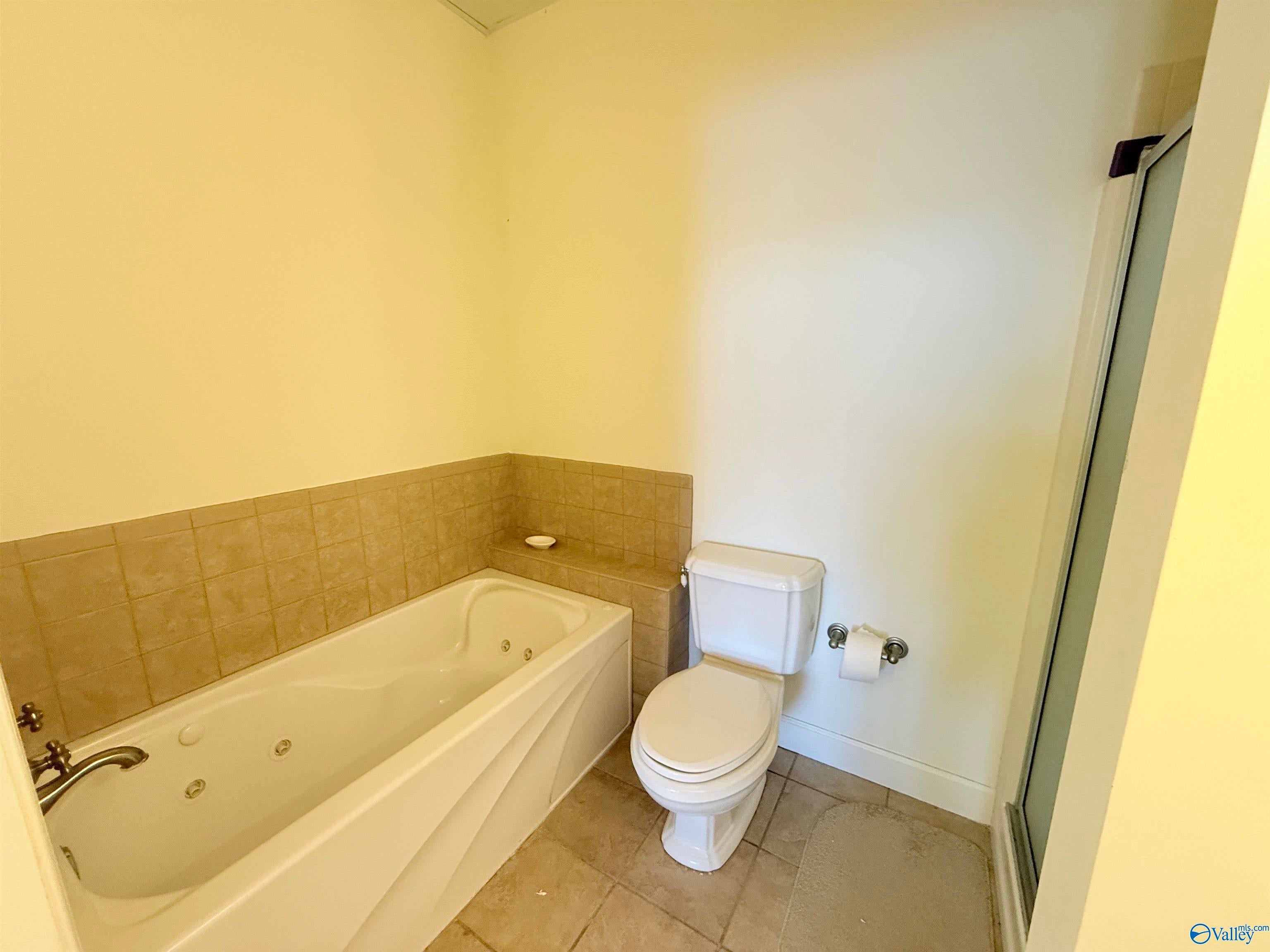 Ohatchee, Alabama, 36271, United States, 3 Bedrooms Bedrooms, ,4 BathroomsBathrooms,Residential,Active,2007316