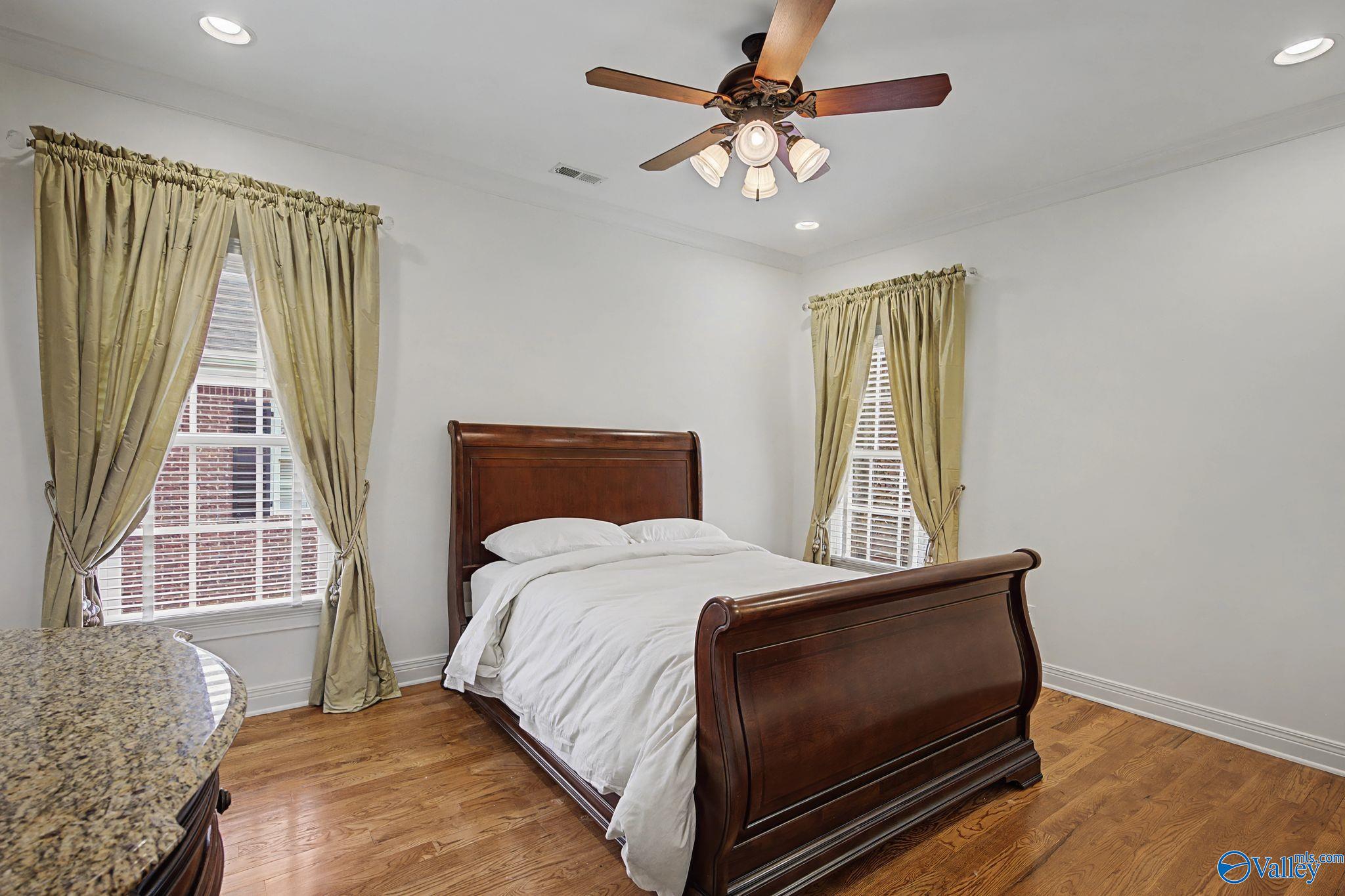 Huntsville, Alabama, 35806, United States, 4 Bedrooms Bedrooms, ,4 BathroomsBathrooms,Residential,Active,2012926