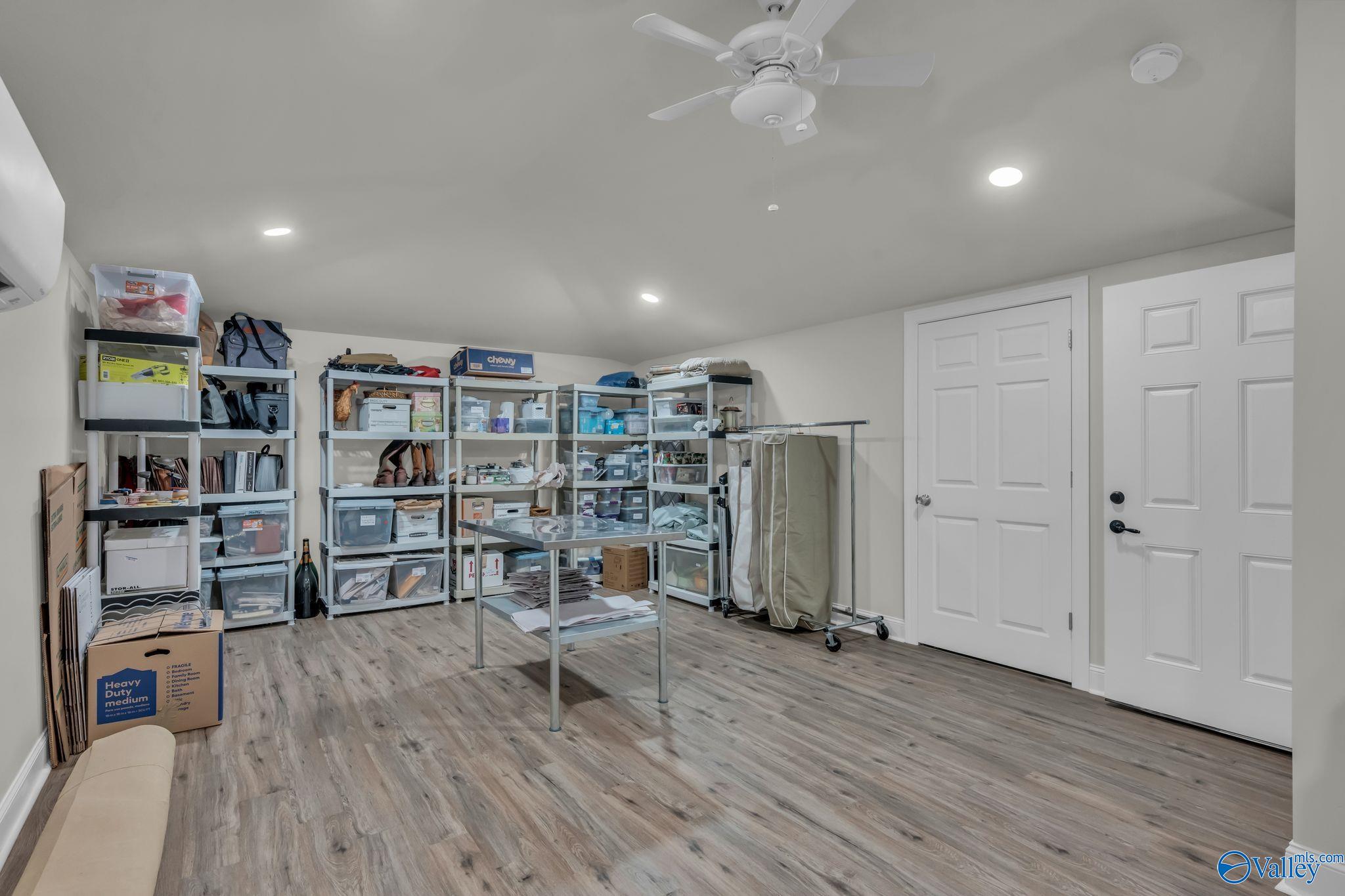 Huntsville, Alabama, 35806, United States, 4 Bedrooms Bedrooms, ,5 BathroomsBathrooms,Residential,Active,1985848