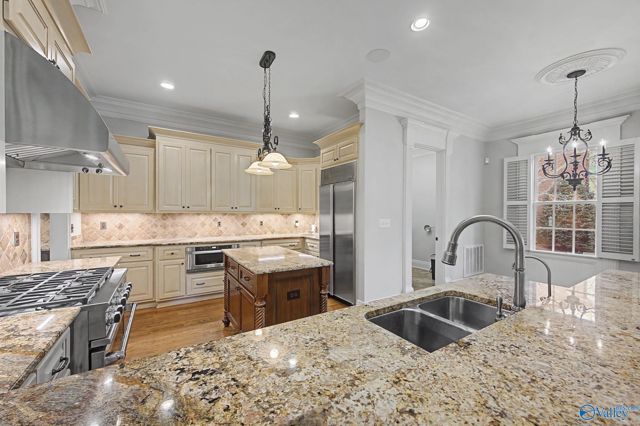 Huntsville, Alabama, 35806, United States, 4 Bedrooms Bedrooms, ,4 BathroomsBathrooms,Residential,Active,2012926