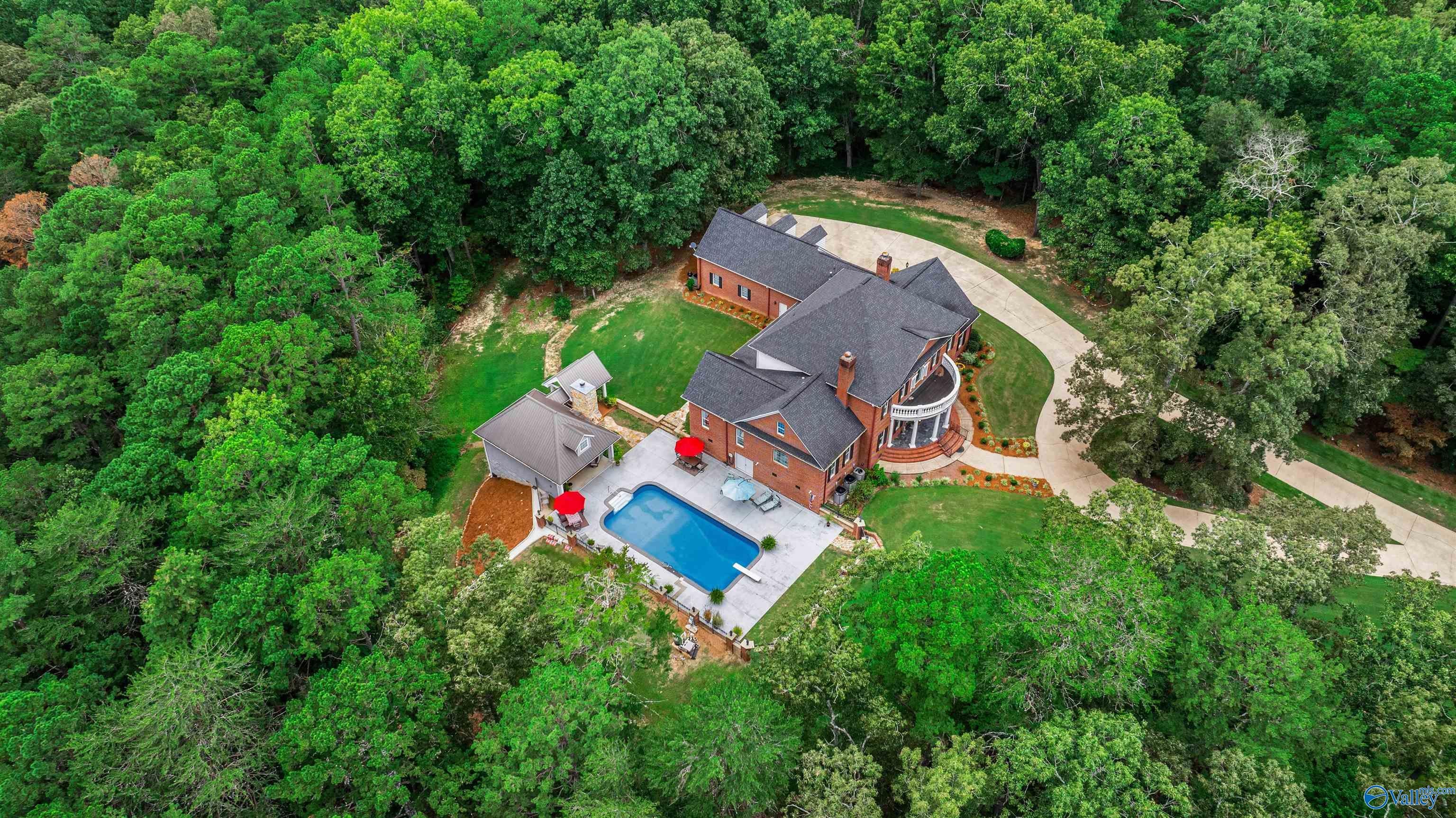 Fort Payne, Alabama, 35968, United States, 4 Bedrooms Bedrooms, ,6 BathroomsBathrooms,Residential,Active,1944095