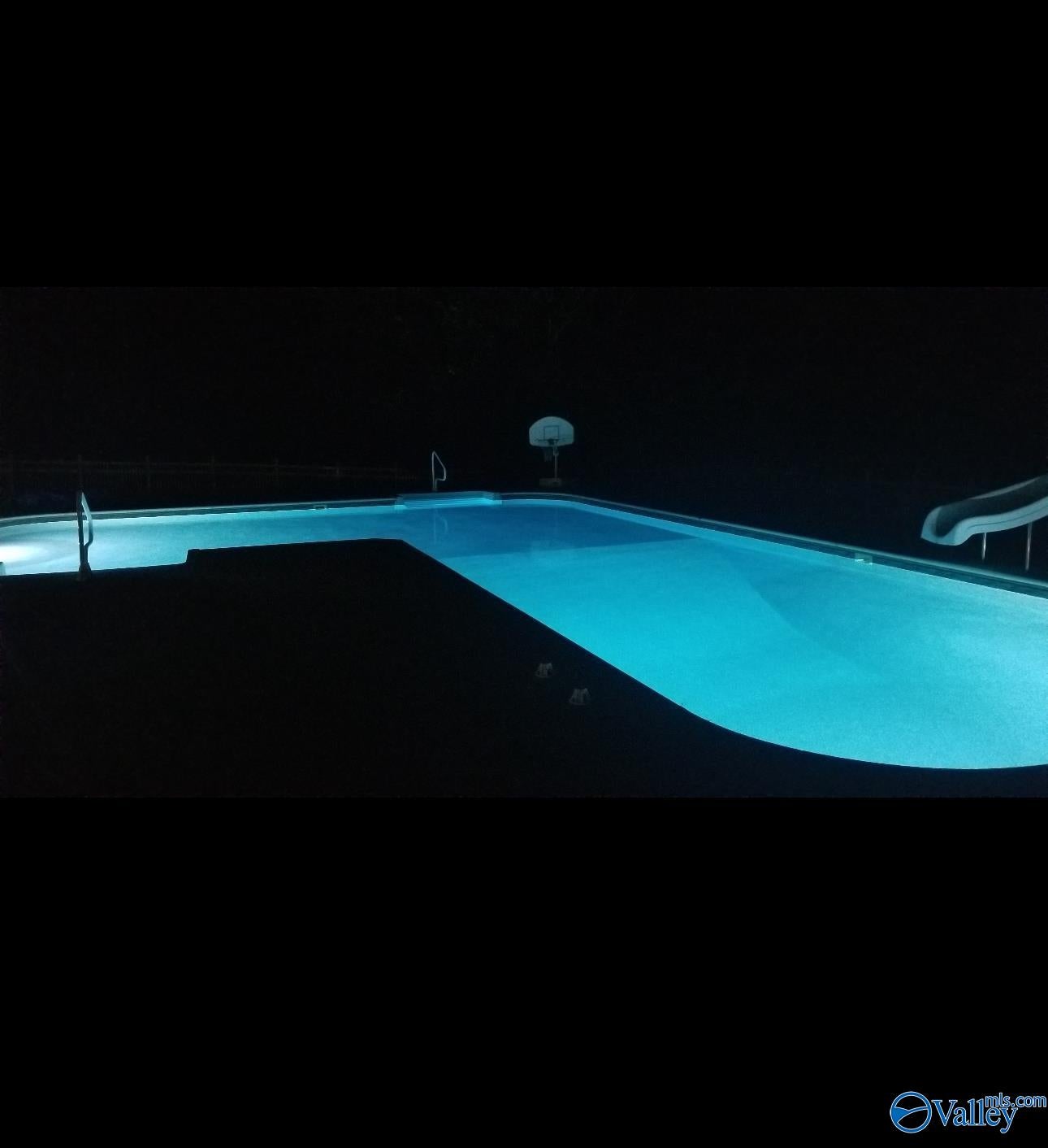 Decatur, Alabama, 35603, United States, 4 Bedrooms Bedrooms, ,5 BathroomsBathrooms,Residential,Active,2008258