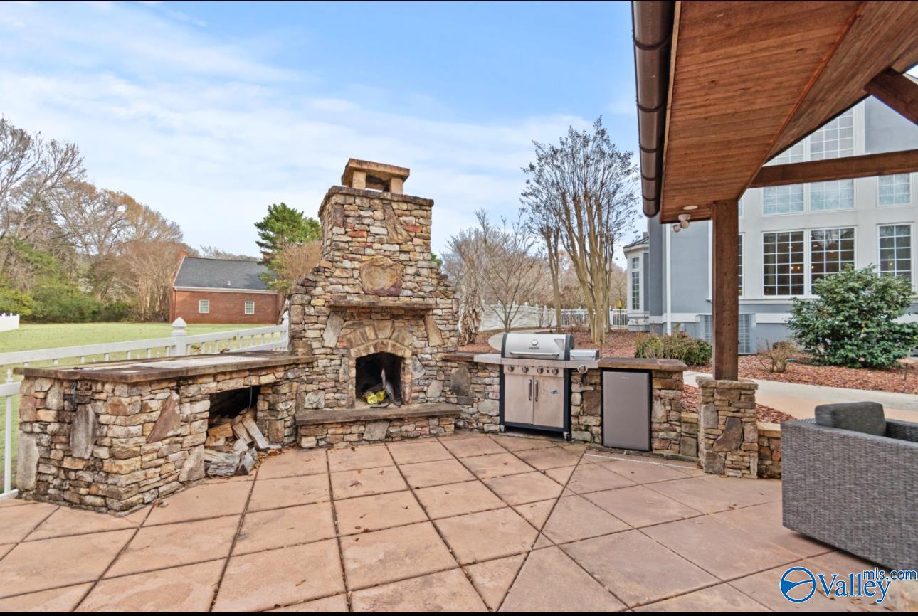 Decatur, Alabama, 35603, United States, 4 Bedrooms Bedrooms, ,5 BathroomsBathrooms,Residential,Active,2008258