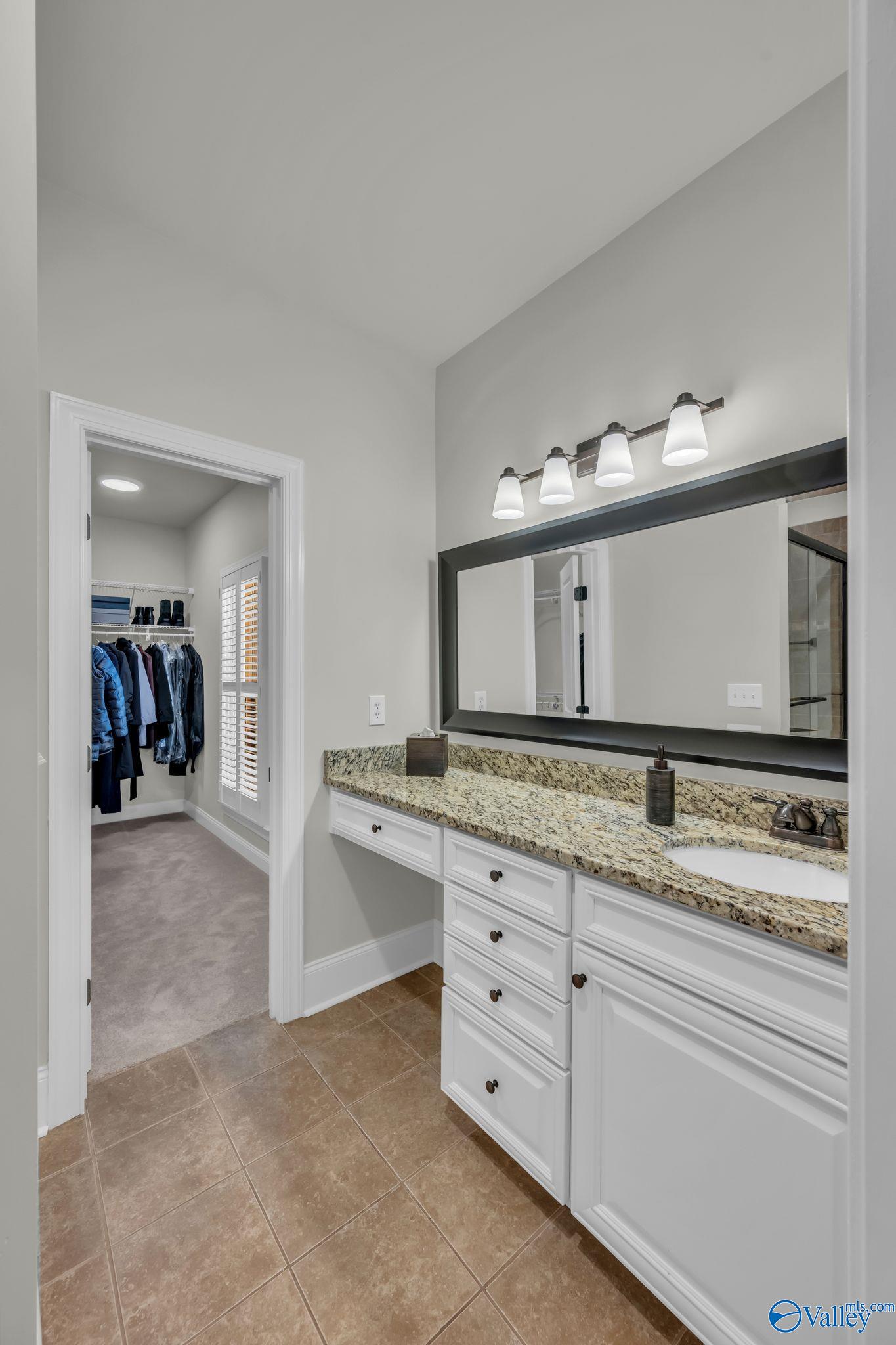 Huntsville, Alabama, 35806, United States, 4 Bedrooms Bedrooms, ,5 BathroomsBathrooms,Residential,Active,1985848