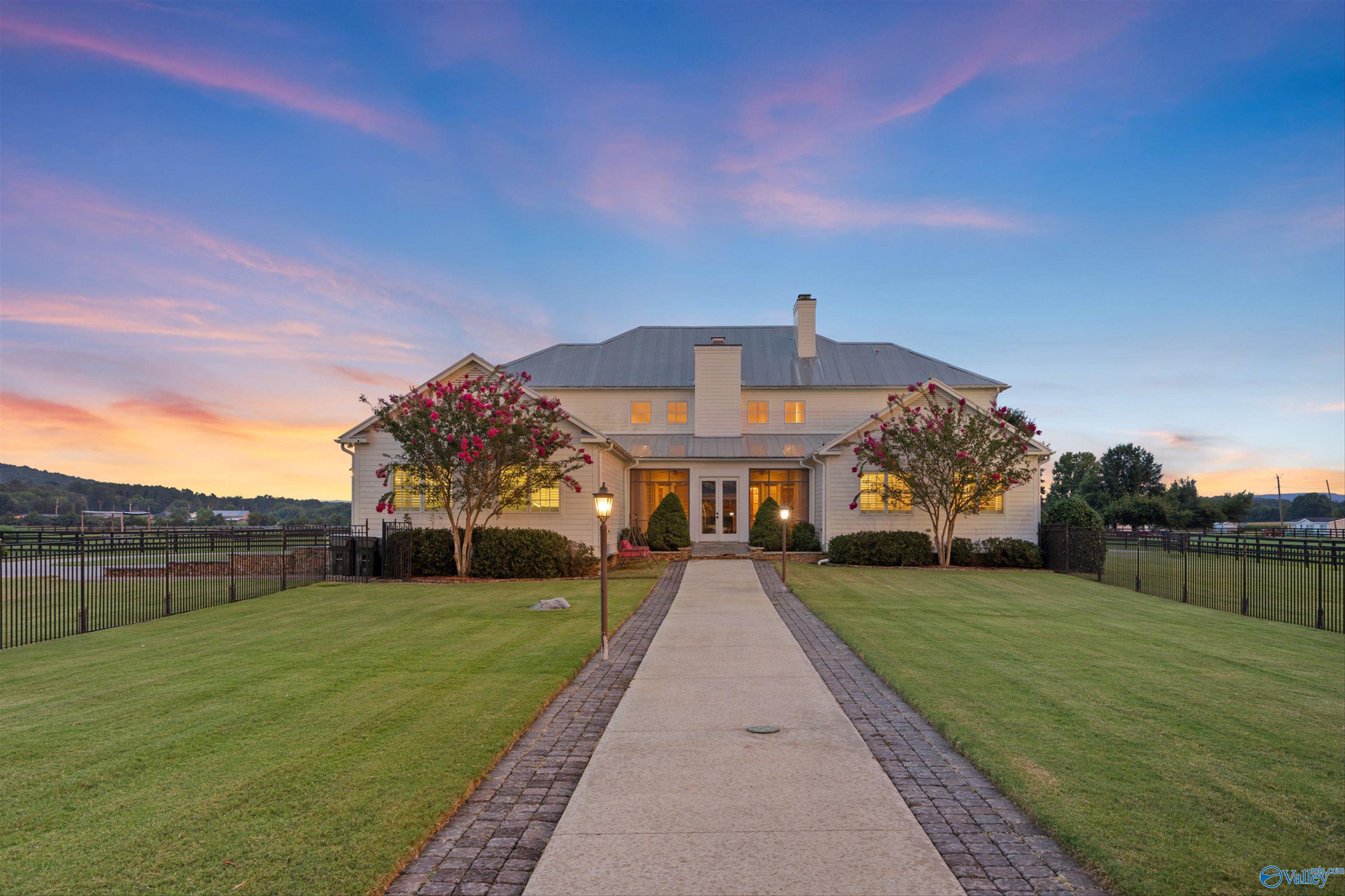 New Hope, Alabama, 35760, United States, 4 Bedrooms Bedrooms, ,5 BathroomsBathrooms,Residential,Active,1954007