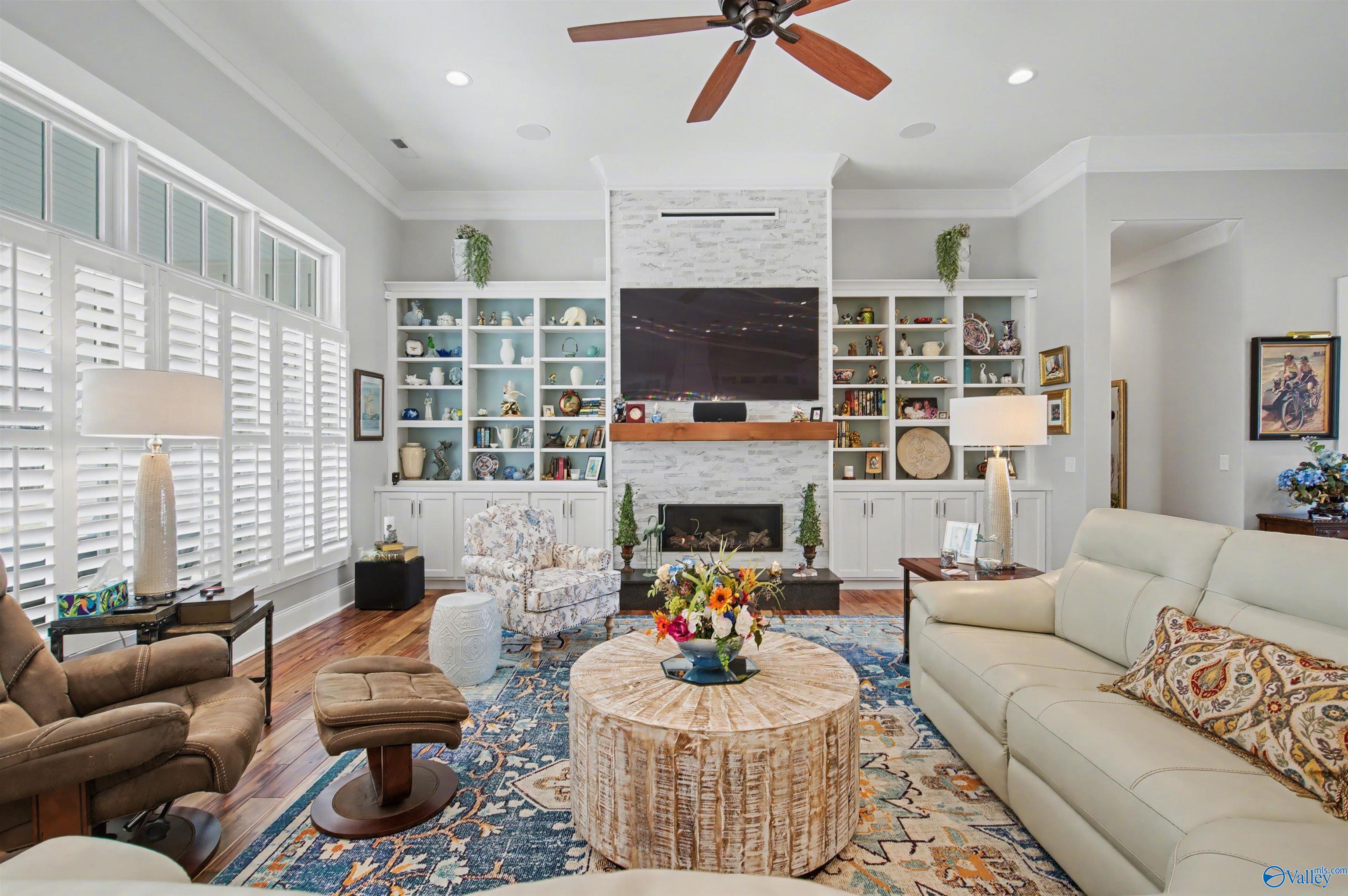 Guntersville, Alabama, 35976, United States, 3 Bedrooms Bedrooms, ,3 BathroomsBathrooms,Residential,Active,2011430