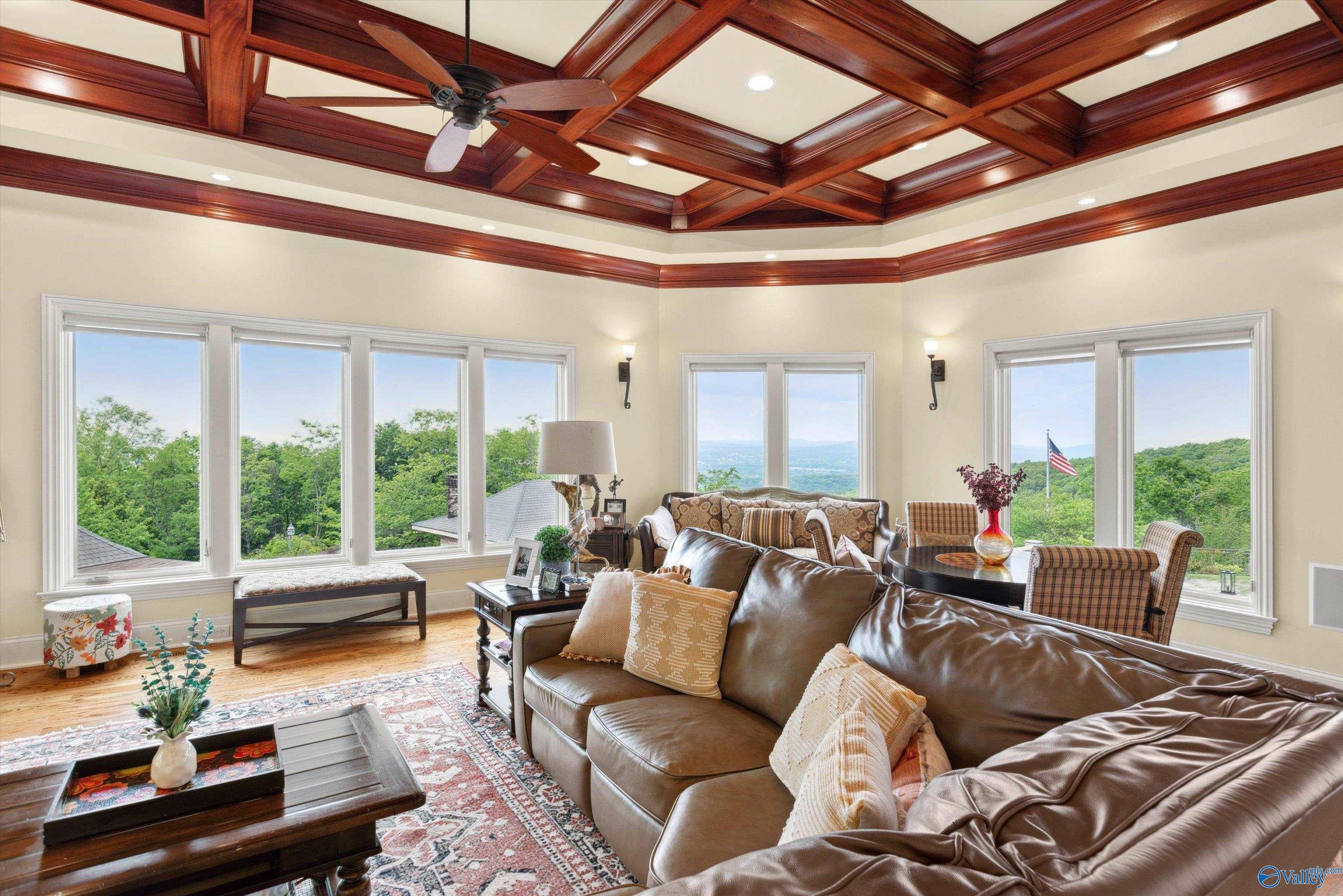 Huntsville, Alabama, 35801, United States, ,8 BathroomsBathrooms,Residential,Active,1832329