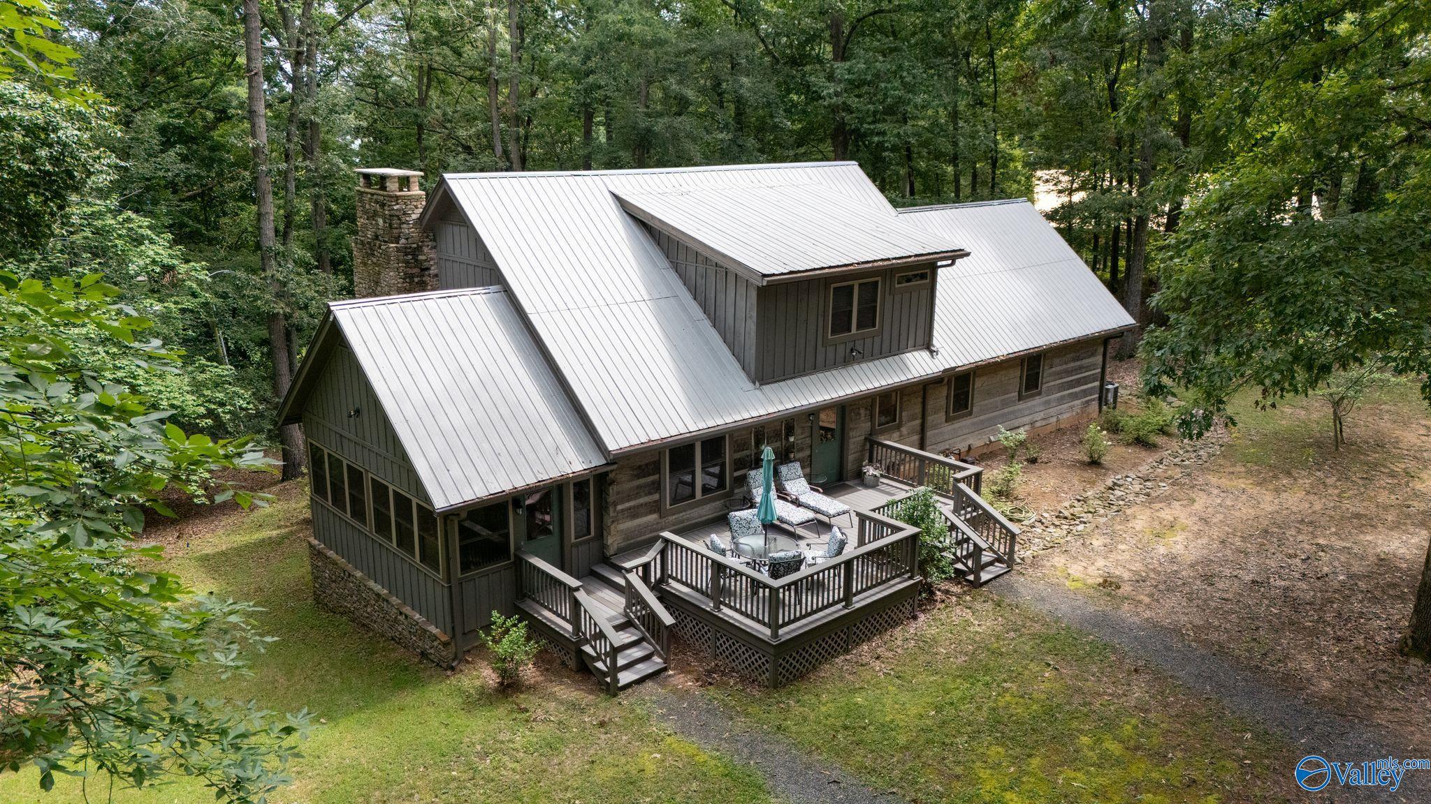 Guntersville, Alabama, 35976, United States, 5 Bedrooms Bedrooms, ,4 BathroomsBathrooms,Residential,Active,1880005