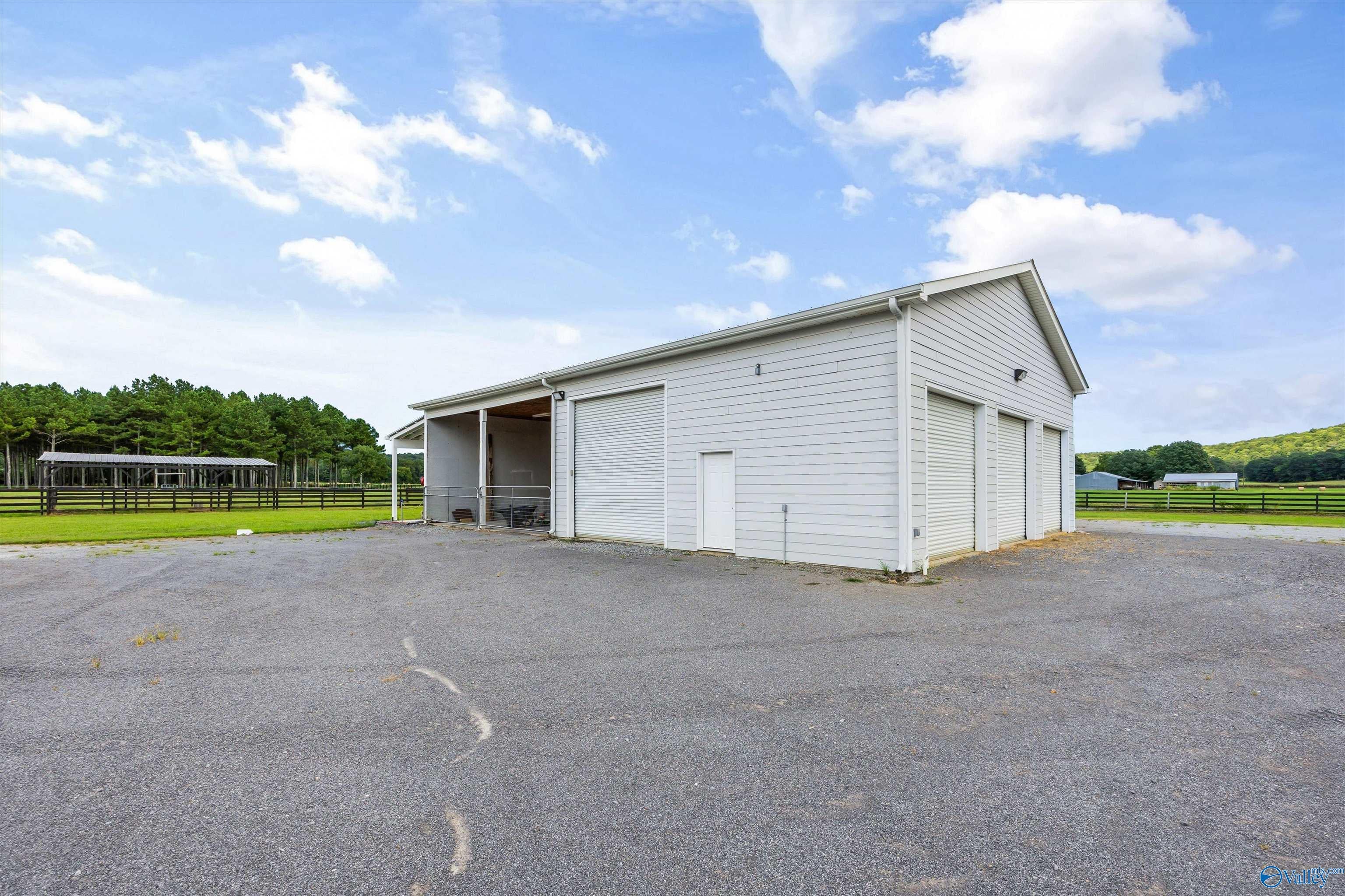 New Hope, Alabama, 35760, United States, 4 Bedrooms Bedrooms, ,5 BathroomsBathrooms,Residential,Active,1954007