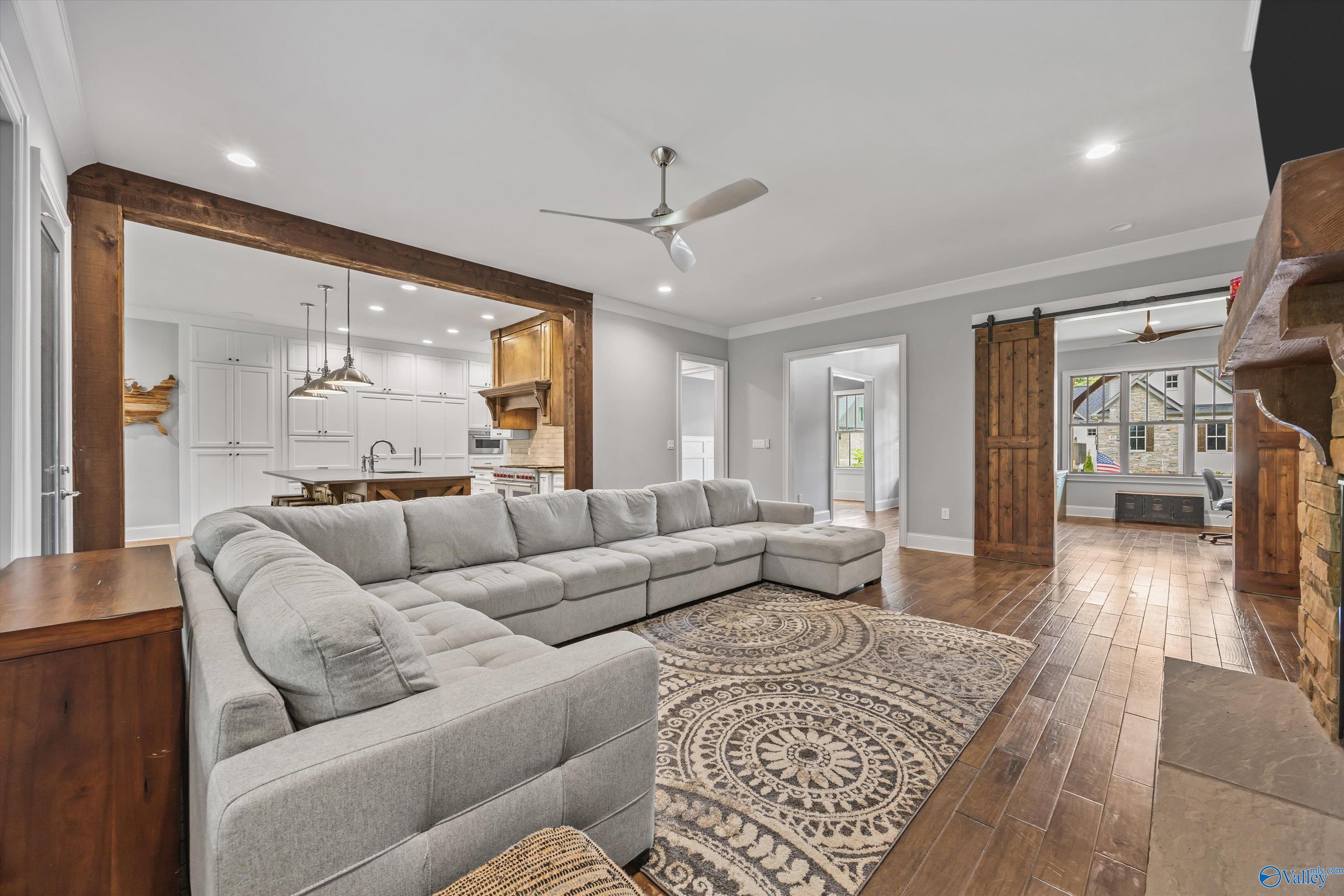 Gurley, Alabama, 35748, United States, 5 Bedrooms Bedrooms, ,7 BathroomsBathrooms,Residential,Active,1834465