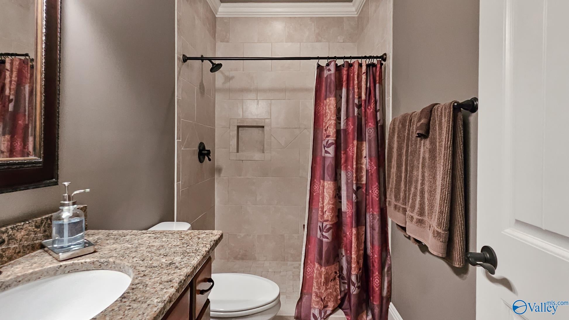 Gurley, Alabama, 35748, United States, 4 Bedrooms Bedrooms, ,6 BathroomsBathrooms,Residential,Active,1922517