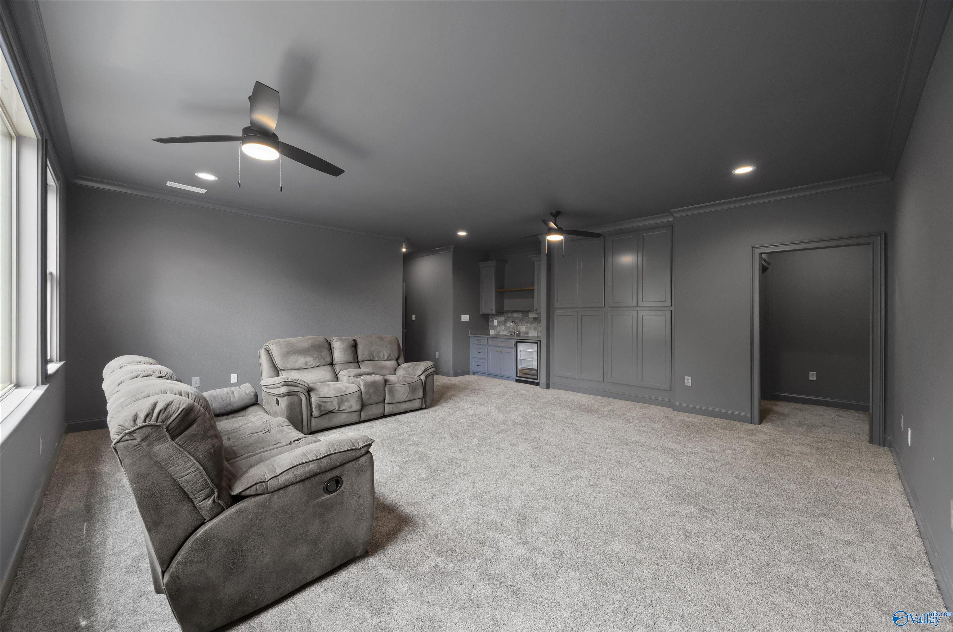 Gurley, Alabama, 35748, United States, 5 Bedrooms Bedrooms, ,7 BathroomsBathrooms,Residential,Active,1834465