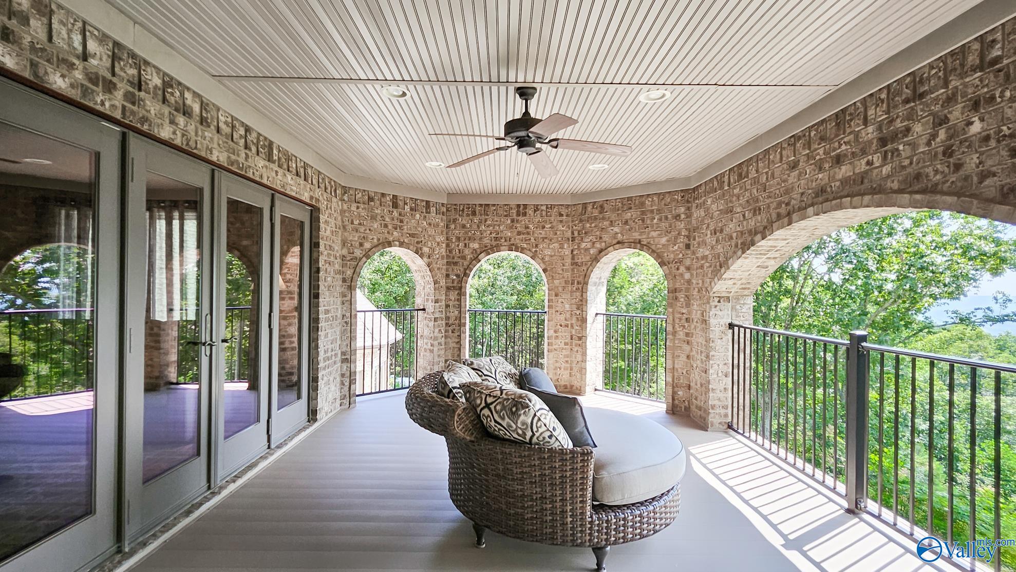 Gurley, Alabama, 35748, United States, 4 Bedrooms Bedrooms, ,6 BathroomsBathrooms,Residential,Active,1922517