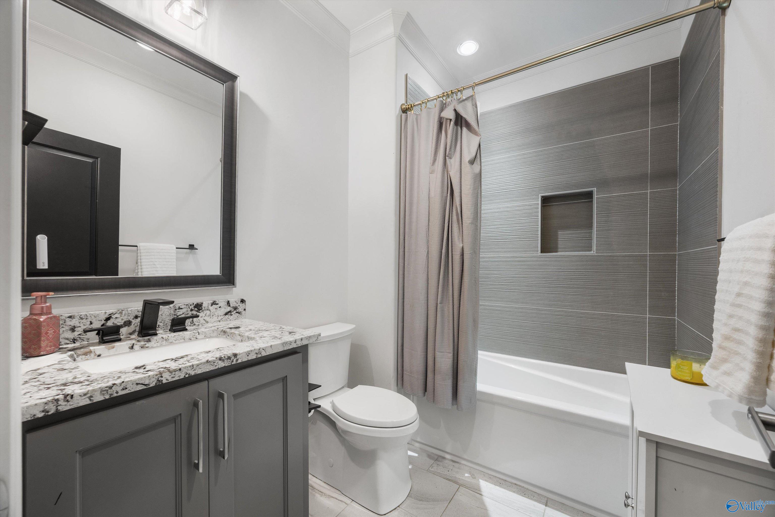 Owens Cross Roads, Alabama, 35763, United States, ,7 BathroomsBathrooms,Residential,Active,1799402