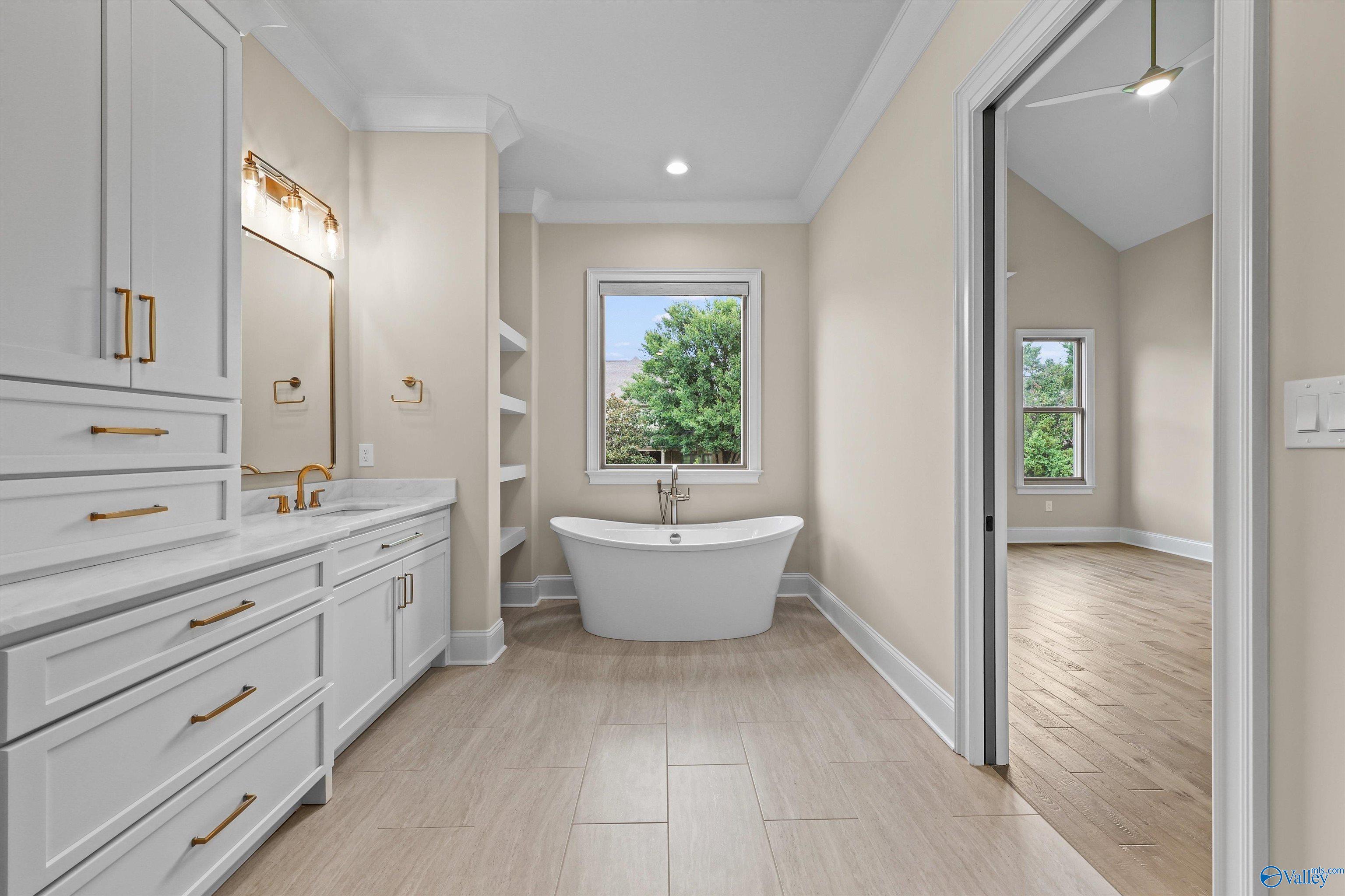 Gurley, Alabama, 35748, United States, 4 Bedrooms Bedrooms, ,4 BathroomsBathrooms,Residential,Active,1781606