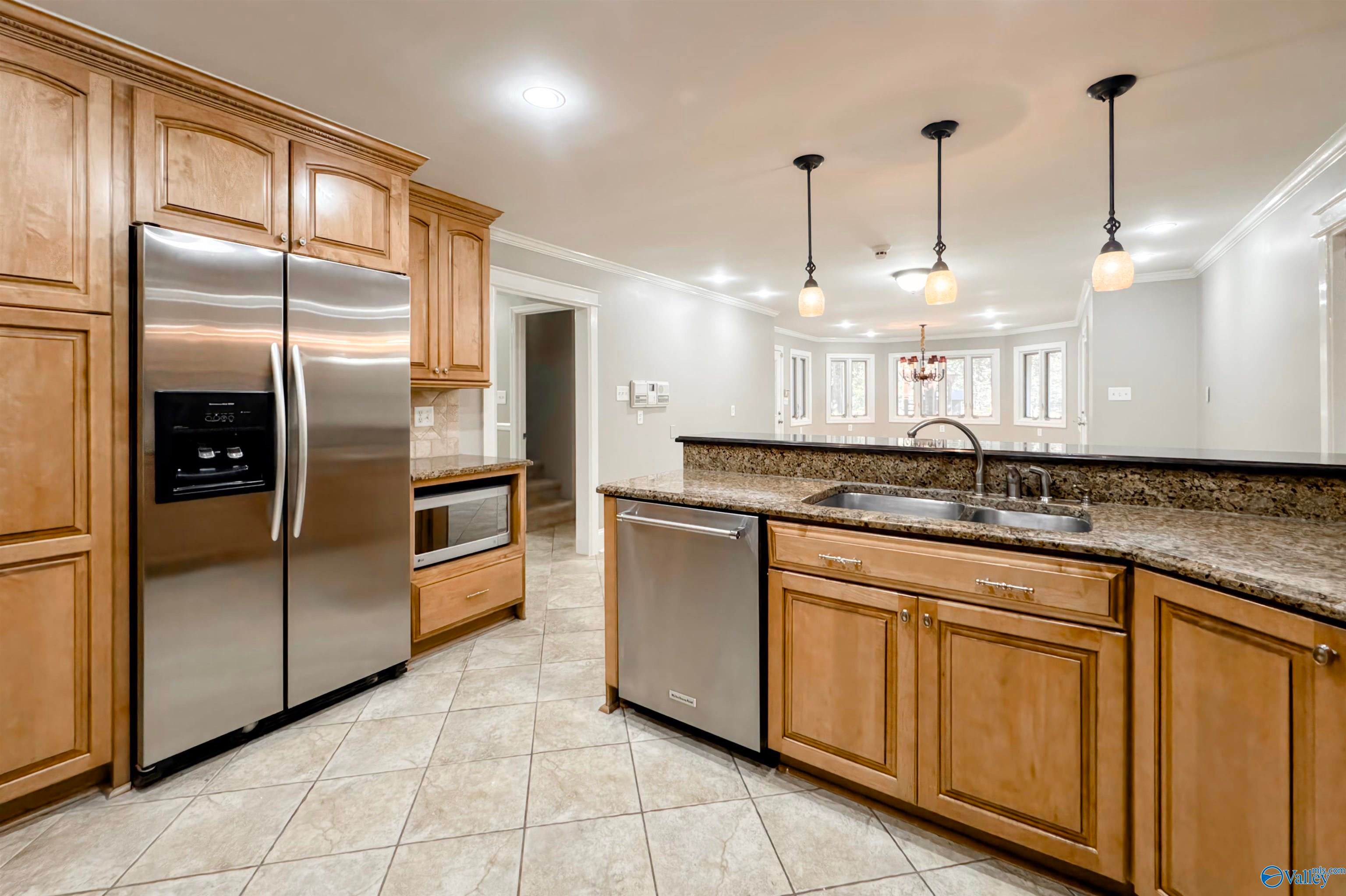 Decatur, Alabama, 35603, United States, 5 Bedrooms Bedrooms, ,5 BathroomsBathrooms,Residential,Active,1972133