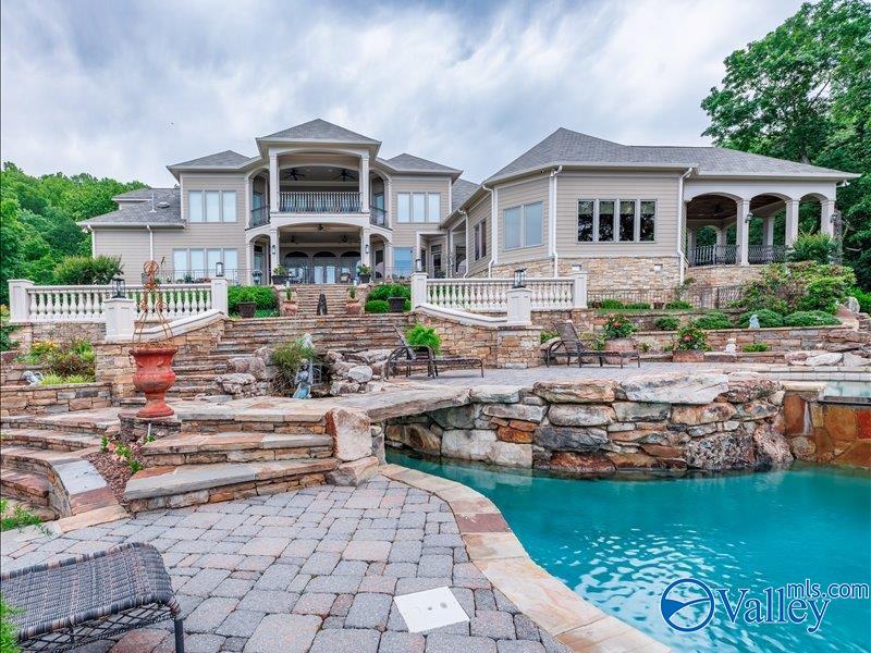 Huntsville, Alabama, 35801, United States, ,8 BathroomsBathrooms,Residential,Active,1832329