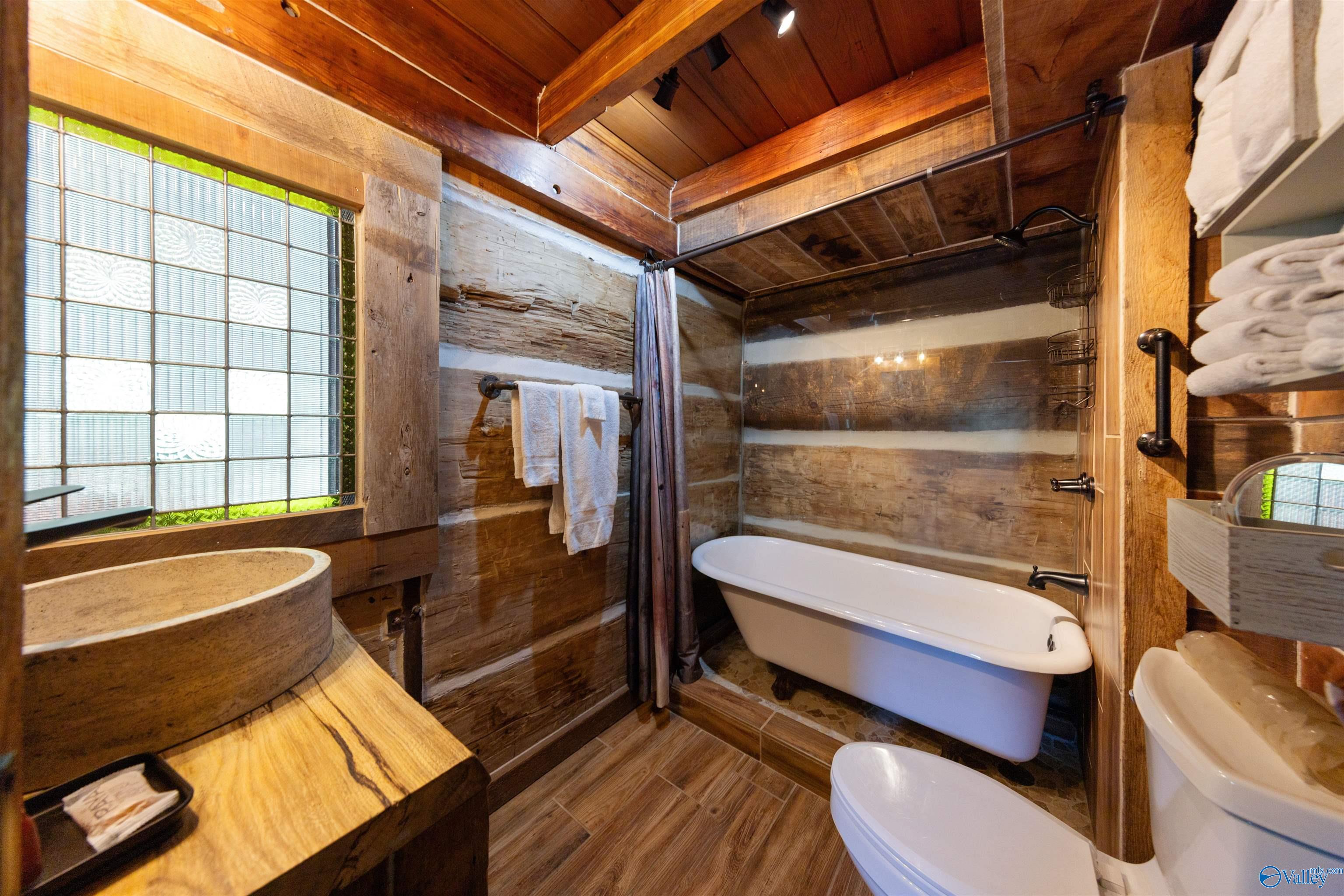 Langston, Alabama, 35755, United States, 5 Bedrooms Bedrooms, ,7 BathroomsBathrooms,Residential,Active,1953425