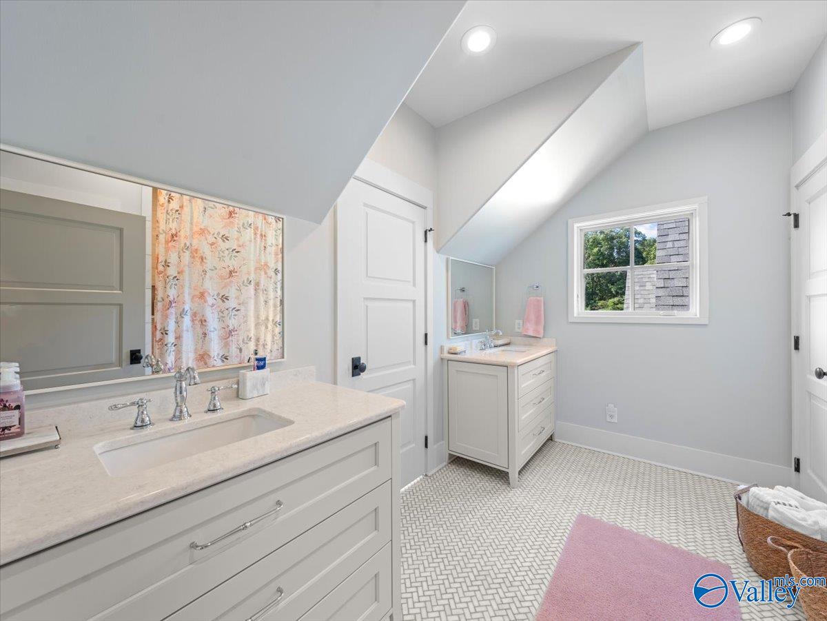 Pisgah, Alabama, 35765, United States, 4 Bedrooms Bedrooms, ,4 BathroomsBathrooms,Residential,Active,1913980